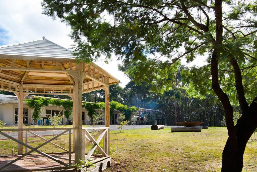 Forest Estate Daylesford 8 Bedrooms 18 pax Pool Sauna Weddings