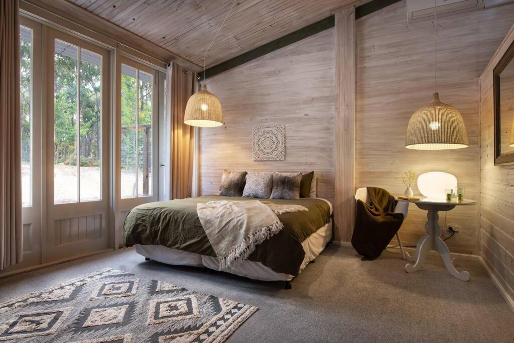 Forest Estate Daylesford 8 Bedrooms 18 pax Pool Sauna Weddings