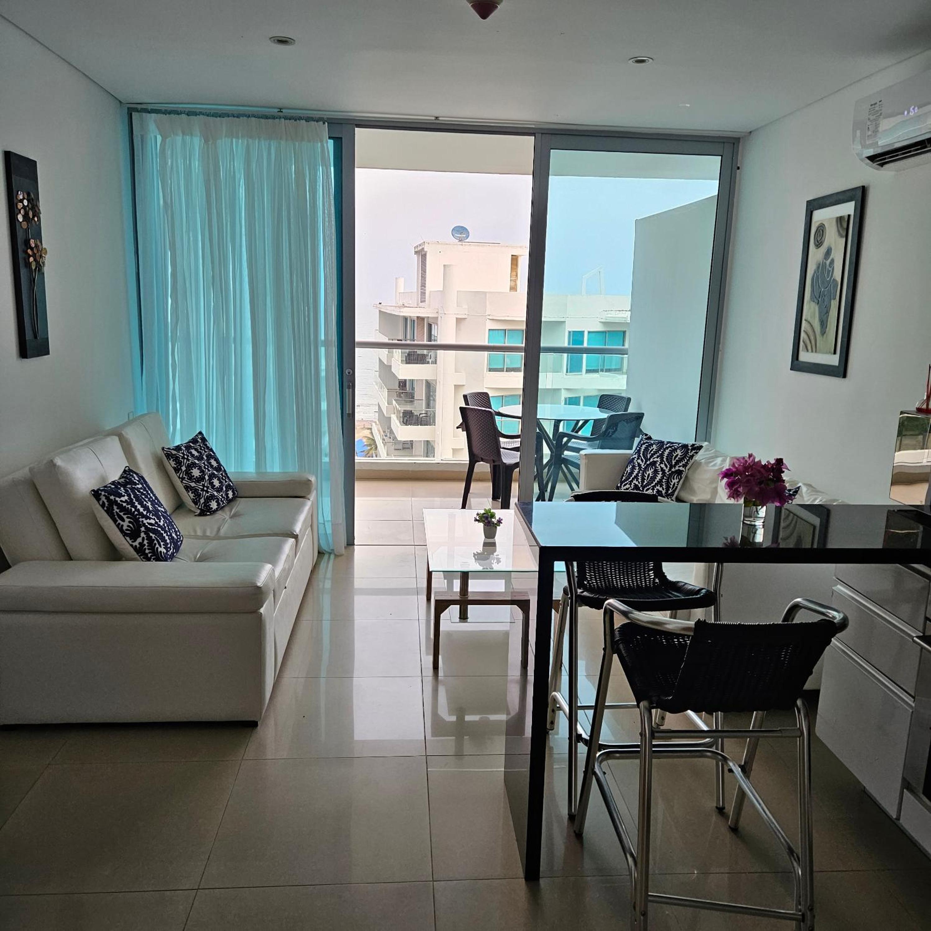 Lujoso Apartamento Sector Morros Vista al Mar