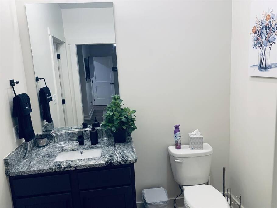 Luxury Bliss, Close to Major Attractions w/Game Room & Gas Grill view 2