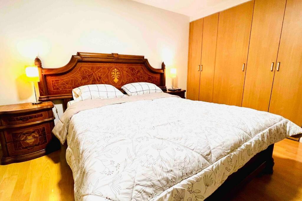 Suite frente al Quicentro Shopping vista frontal piso alto diagonal al Hotel Sheraton