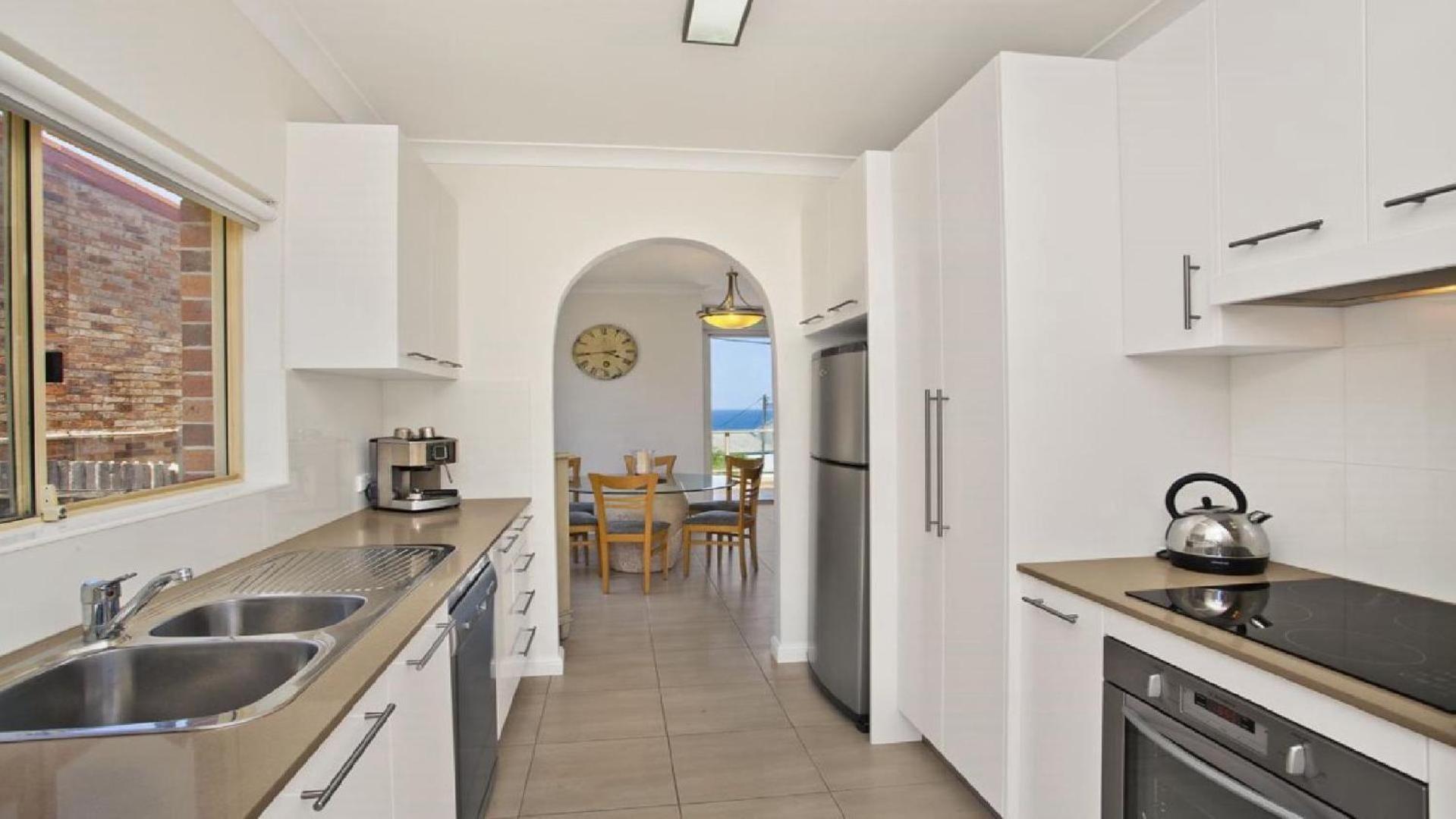 Vista Di Mare Short Walk To Beach Accom Holidays
