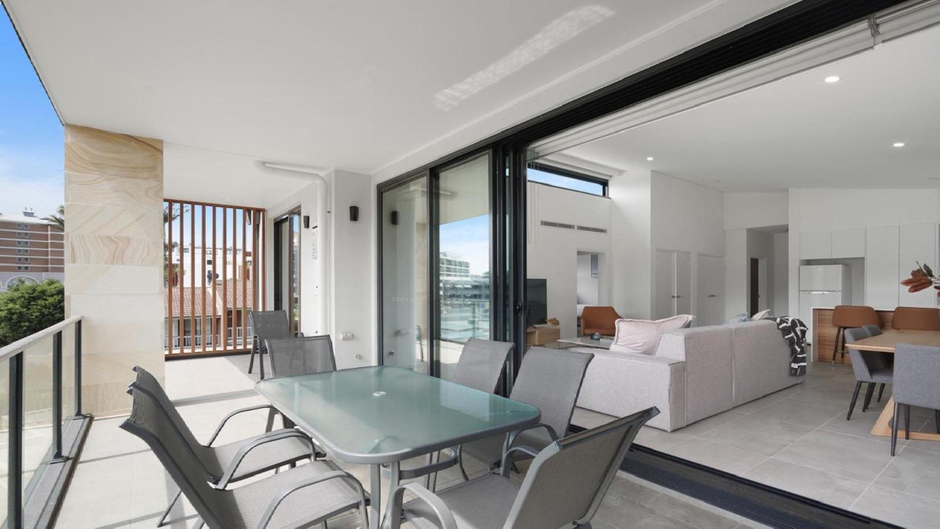 #8 The Ash Apartments Close To Beach Accom Holidays