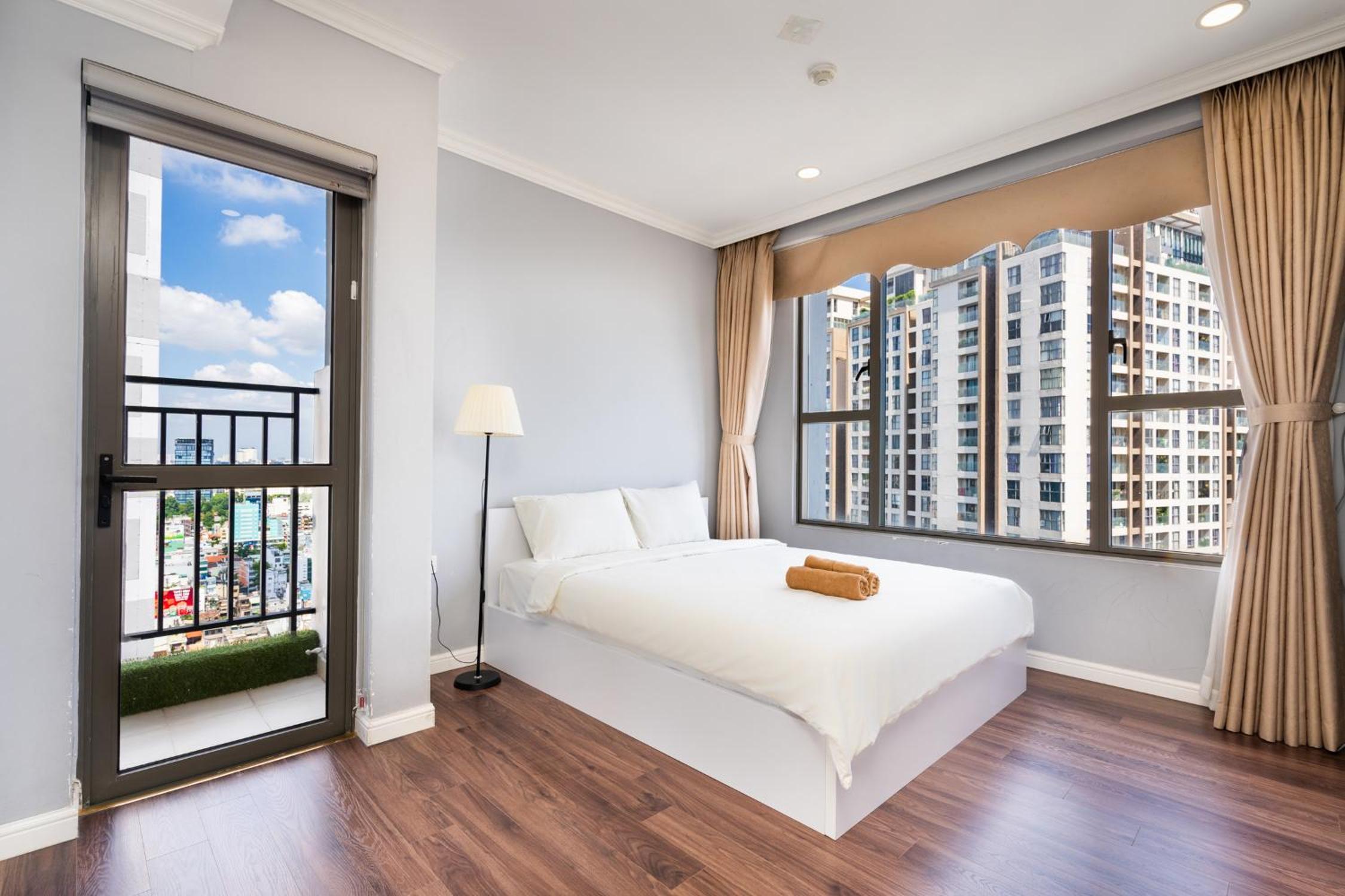 CBD RIVERGATE- Infinity Pool Signature
