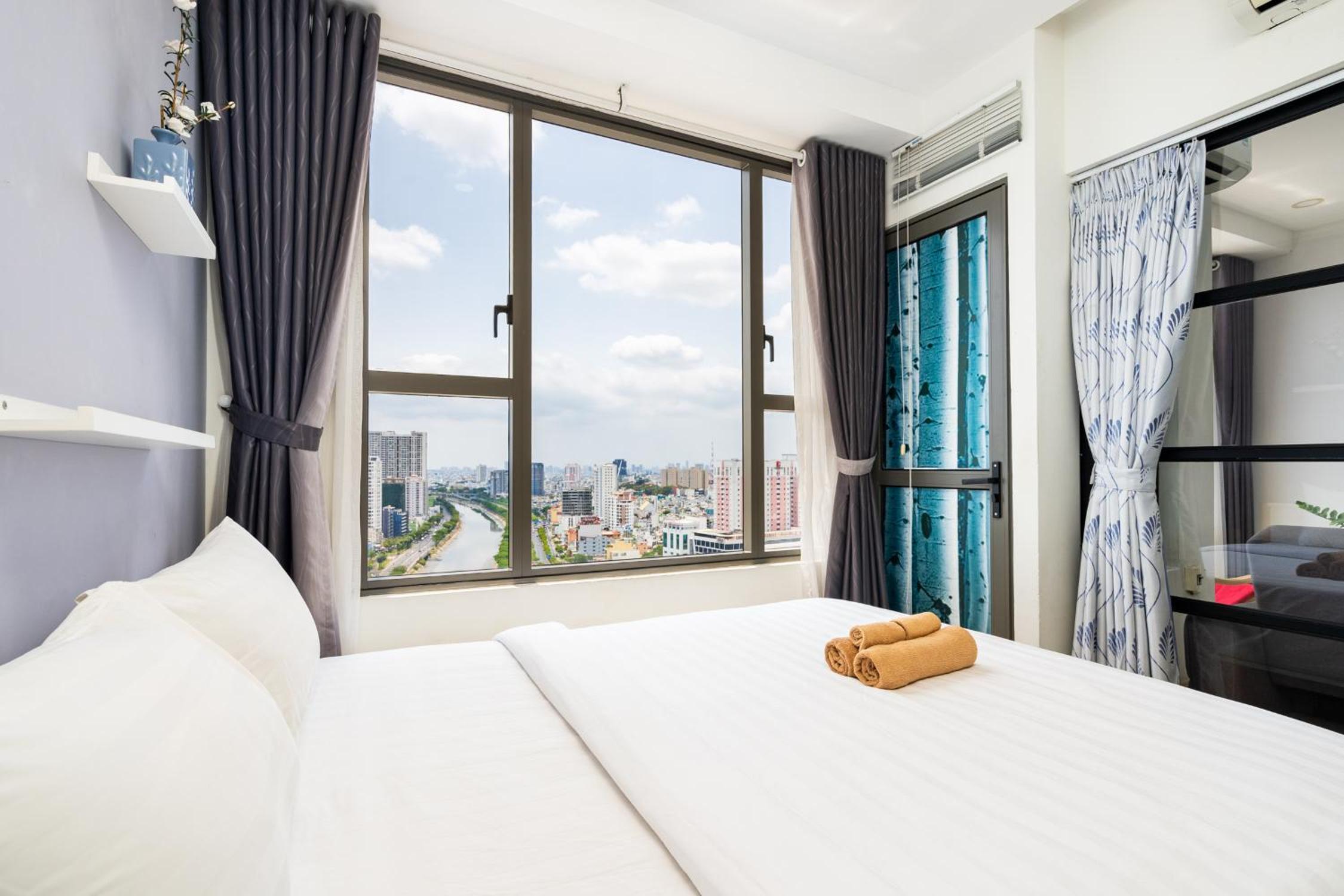 CBD RIVERGATE- Infinity Pool Signature