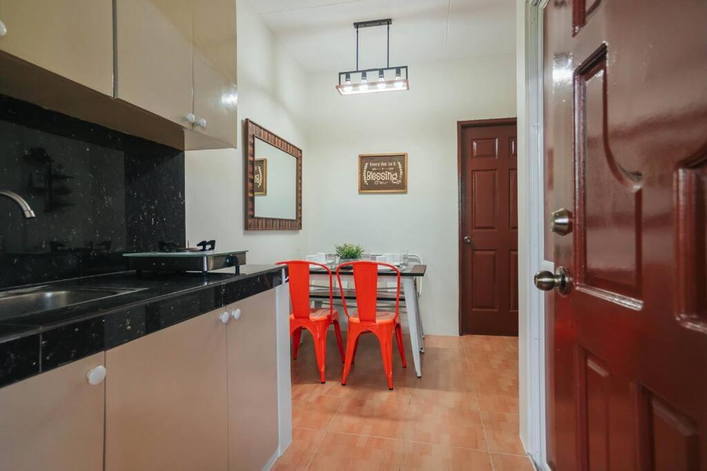 Cozy BNB - Unit G view 2