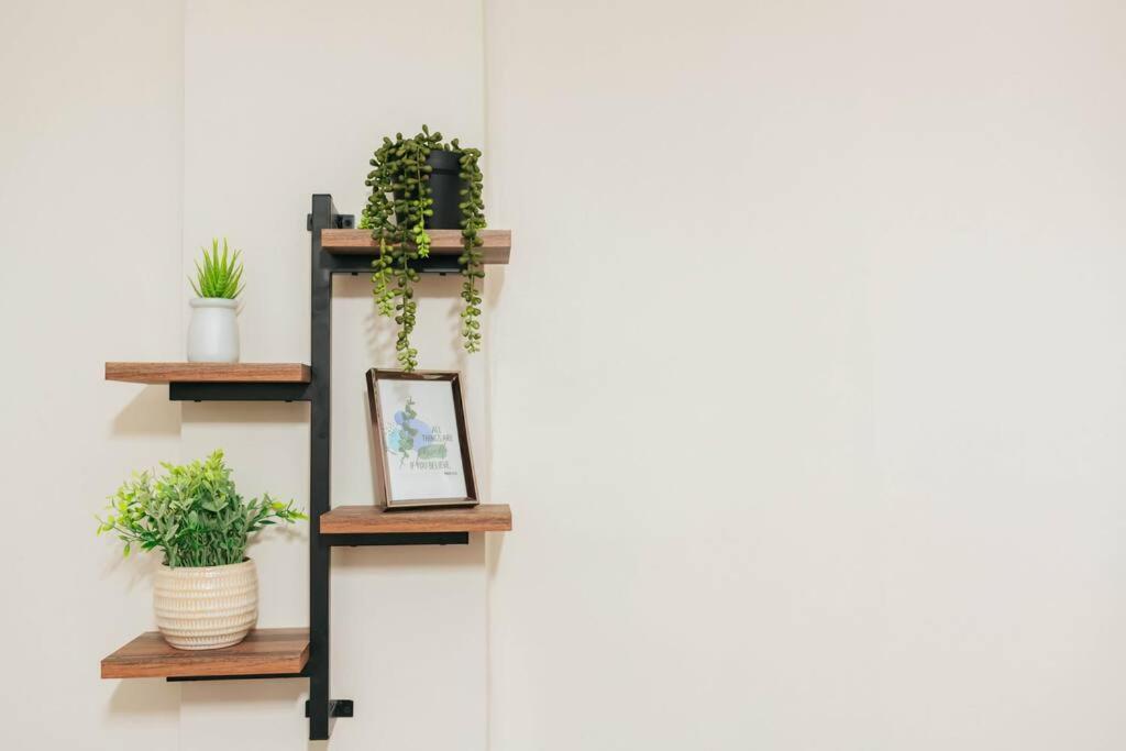 Cozy BNB - Unit G view 5