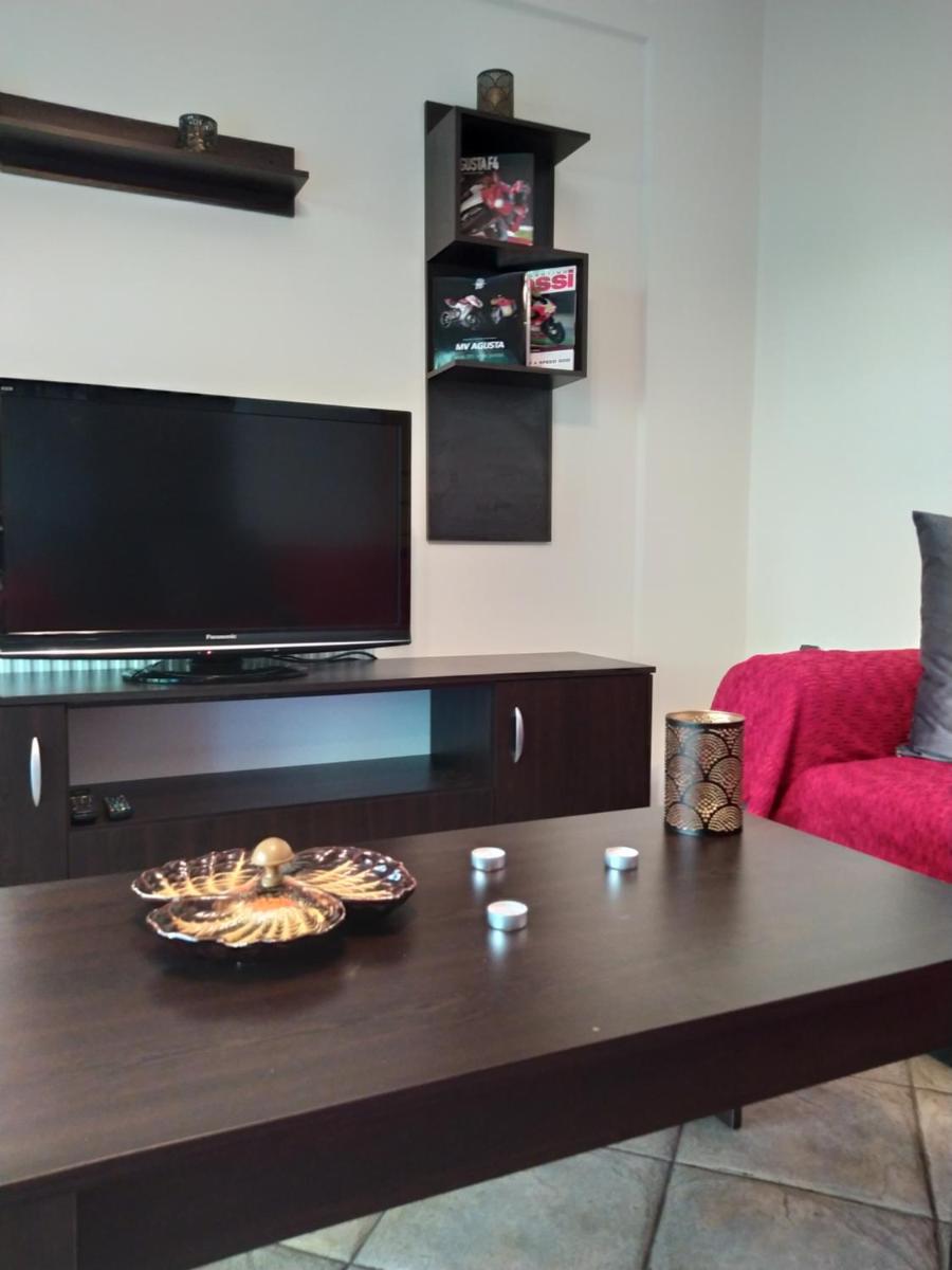 Marousi Comfy Apartment with balcony