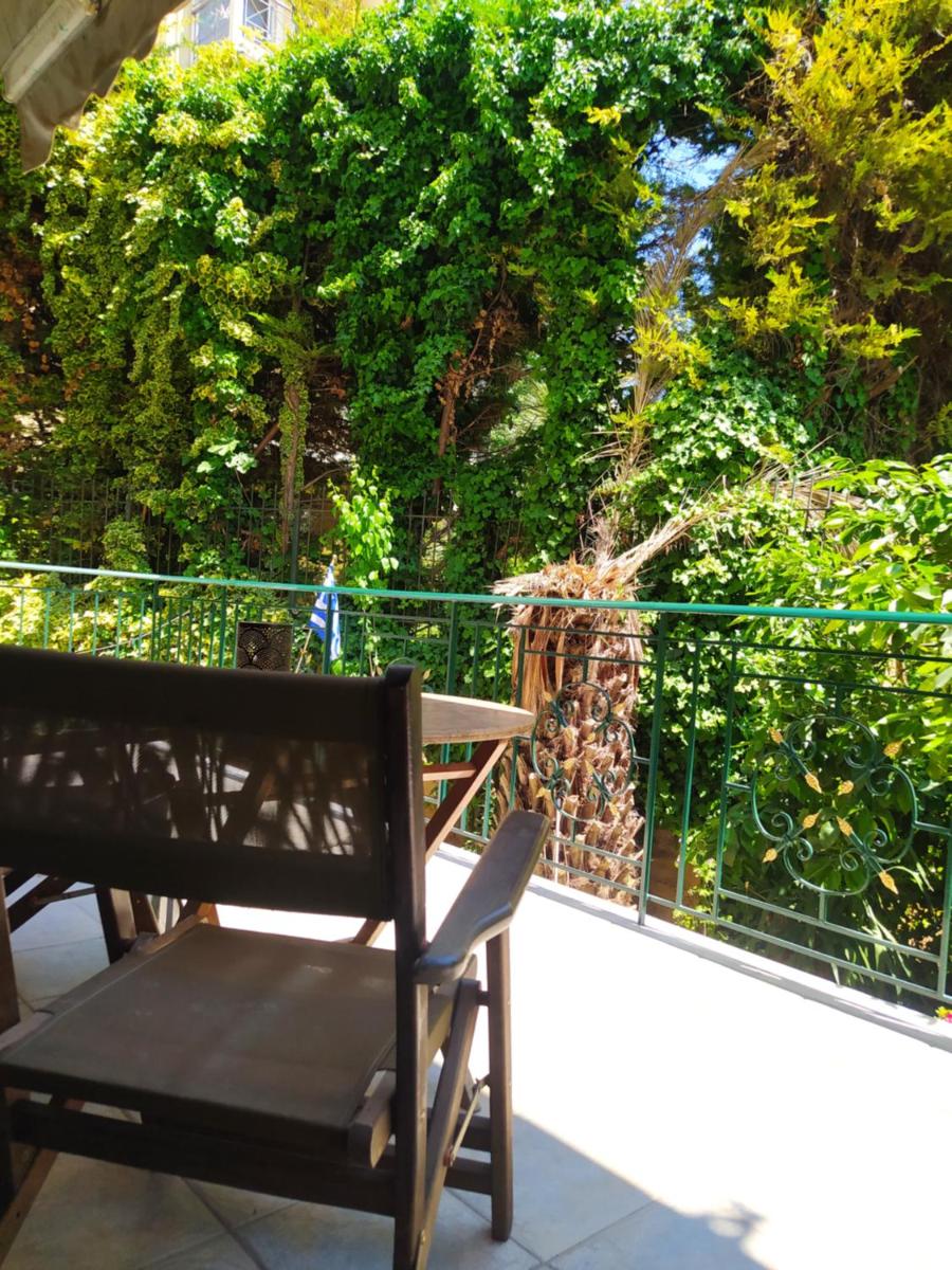 Marousi Comfy Apartment with balcony