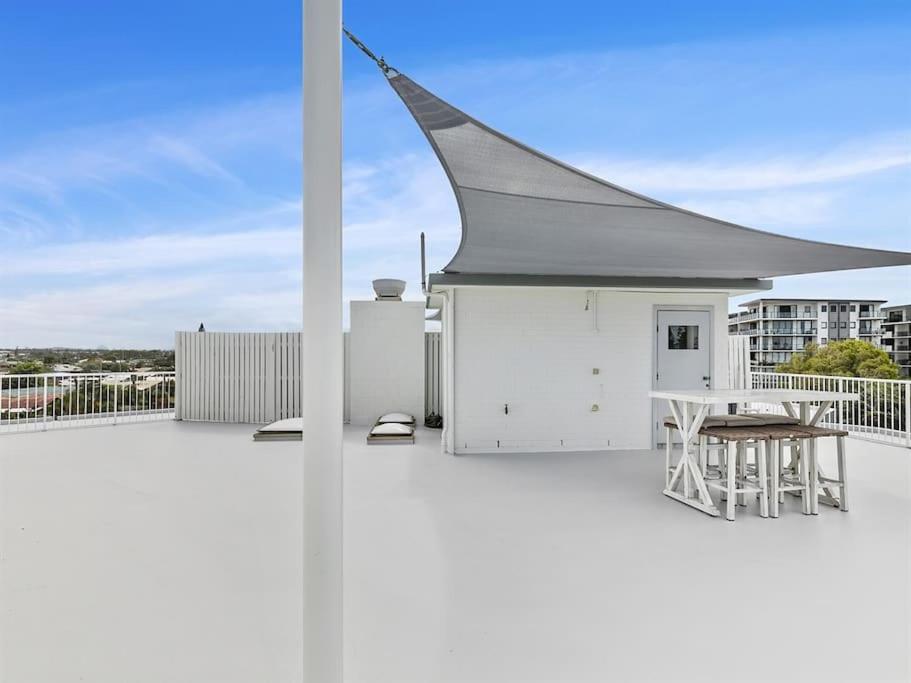 Kawana Beachside Getaway 1 Bedroom Apartment