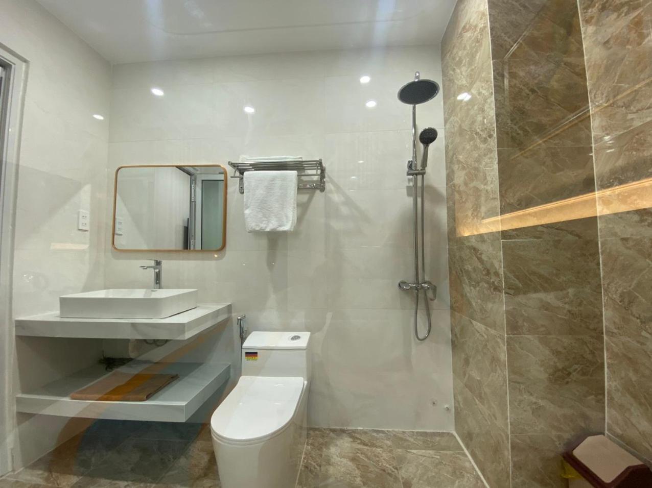 KHÁCH SẠN Biển Xanh