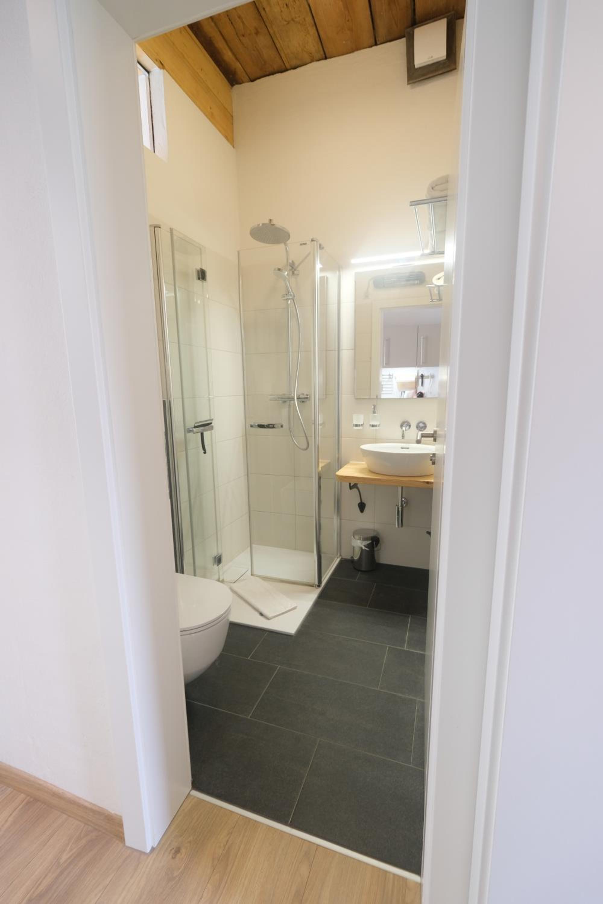 Photo 104