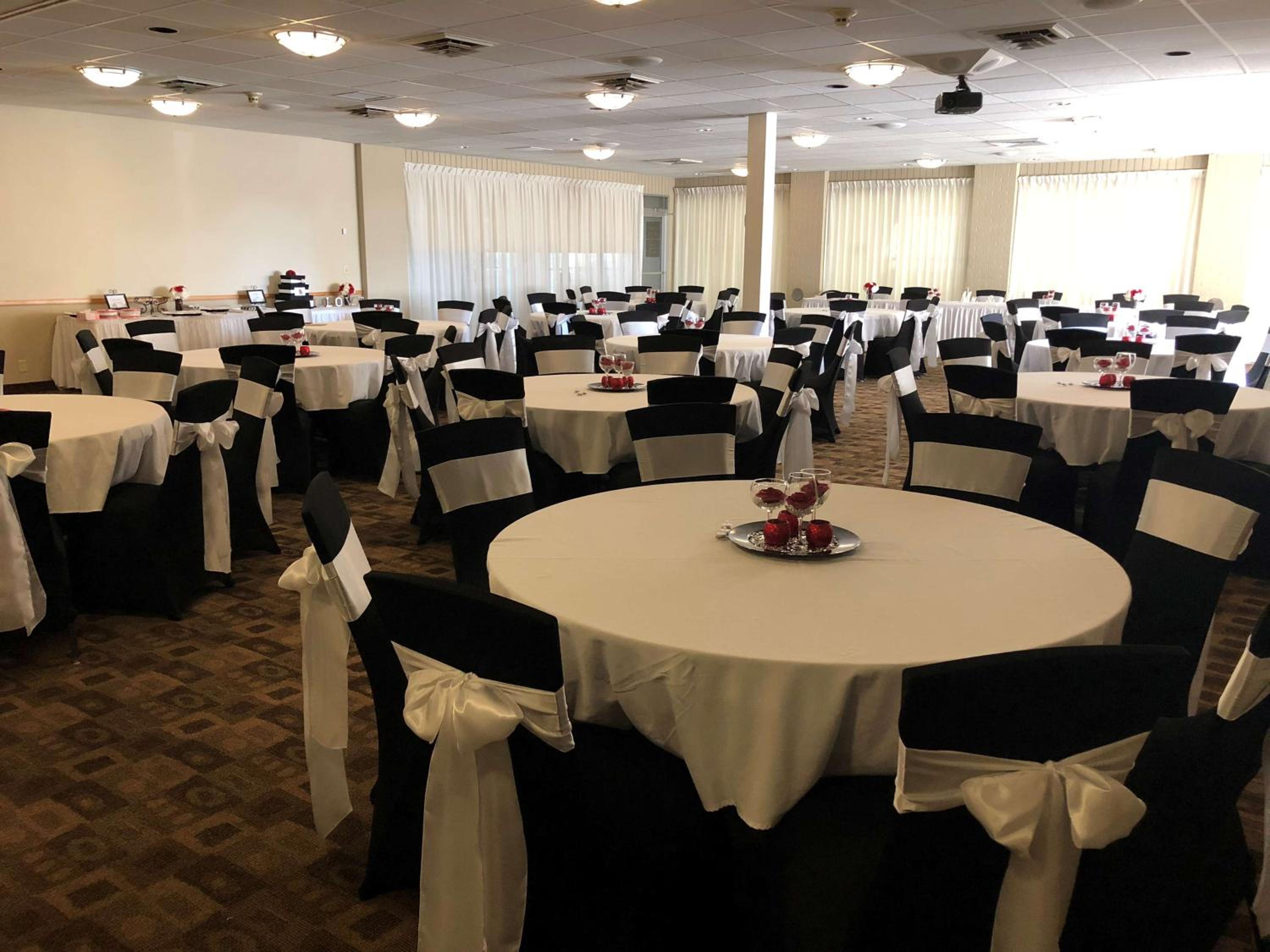 Tomah Vacations - Best Western Tomah Hotel - Property Image 8