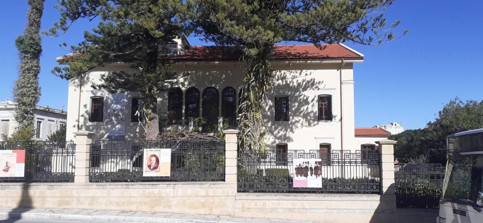 Sunny family apartment in Chania close to the sea view 2