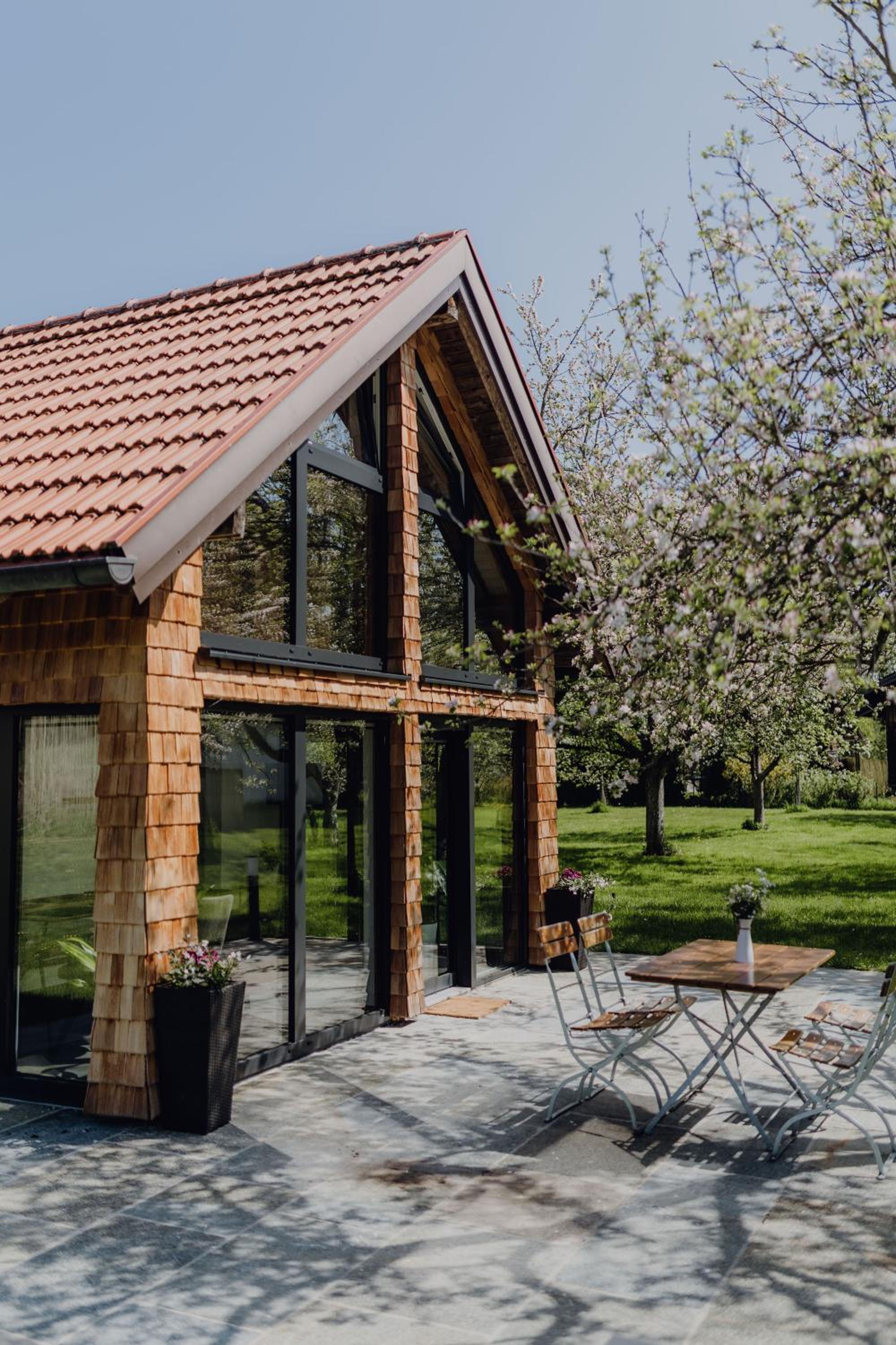 Chalet im Obstgarten