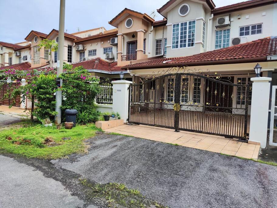 Puchong Landed Homestay - 1st unit @ BKT Puchong photo 5