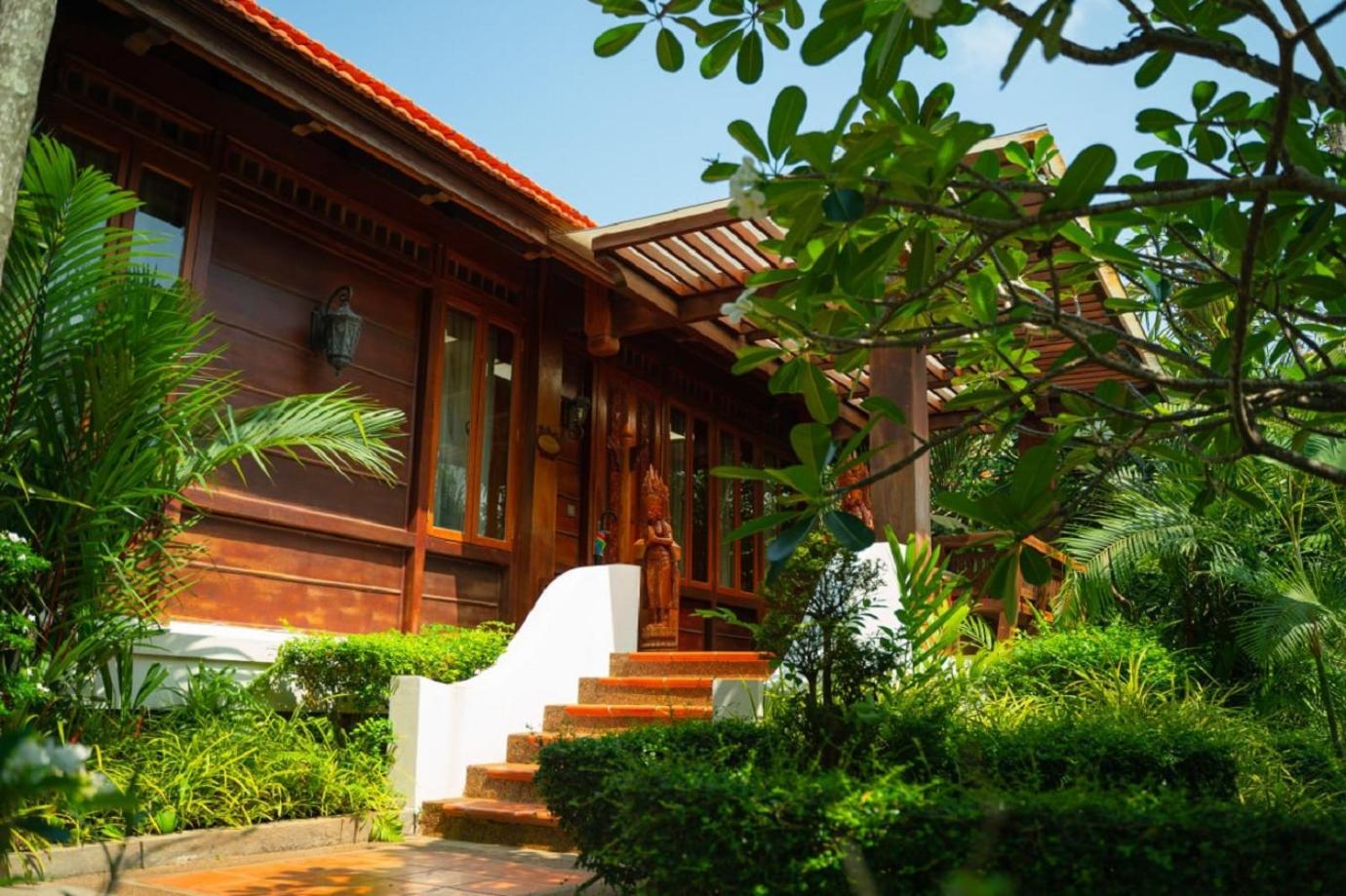 Try Palace Resort Kep