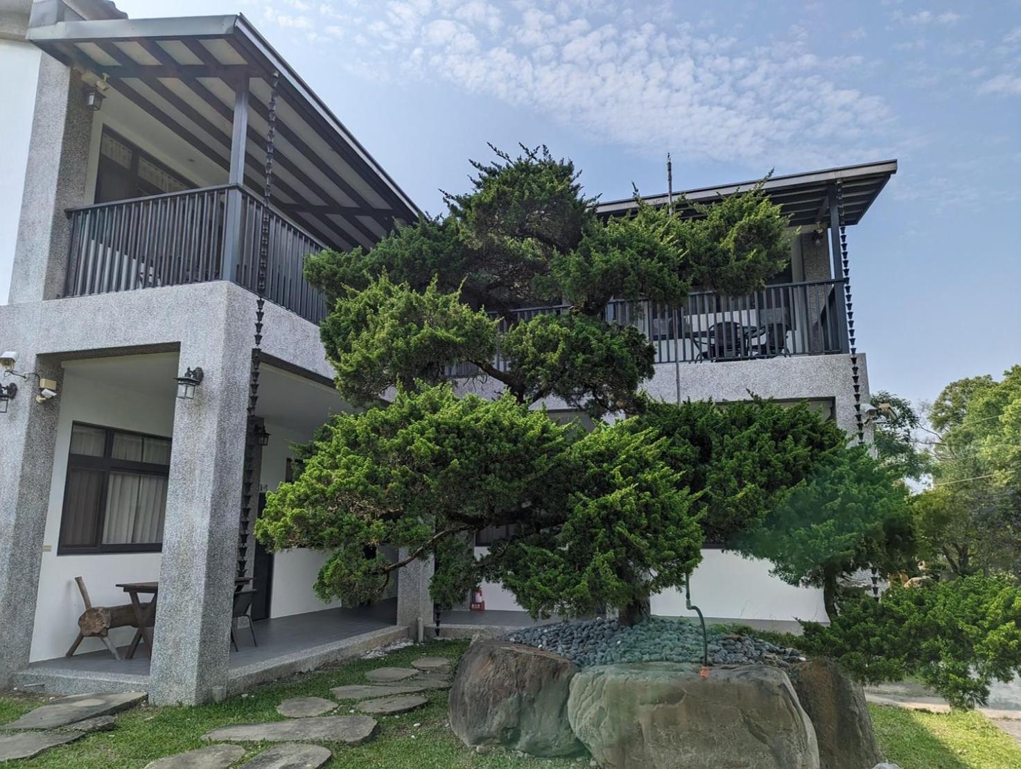 Flying Villa