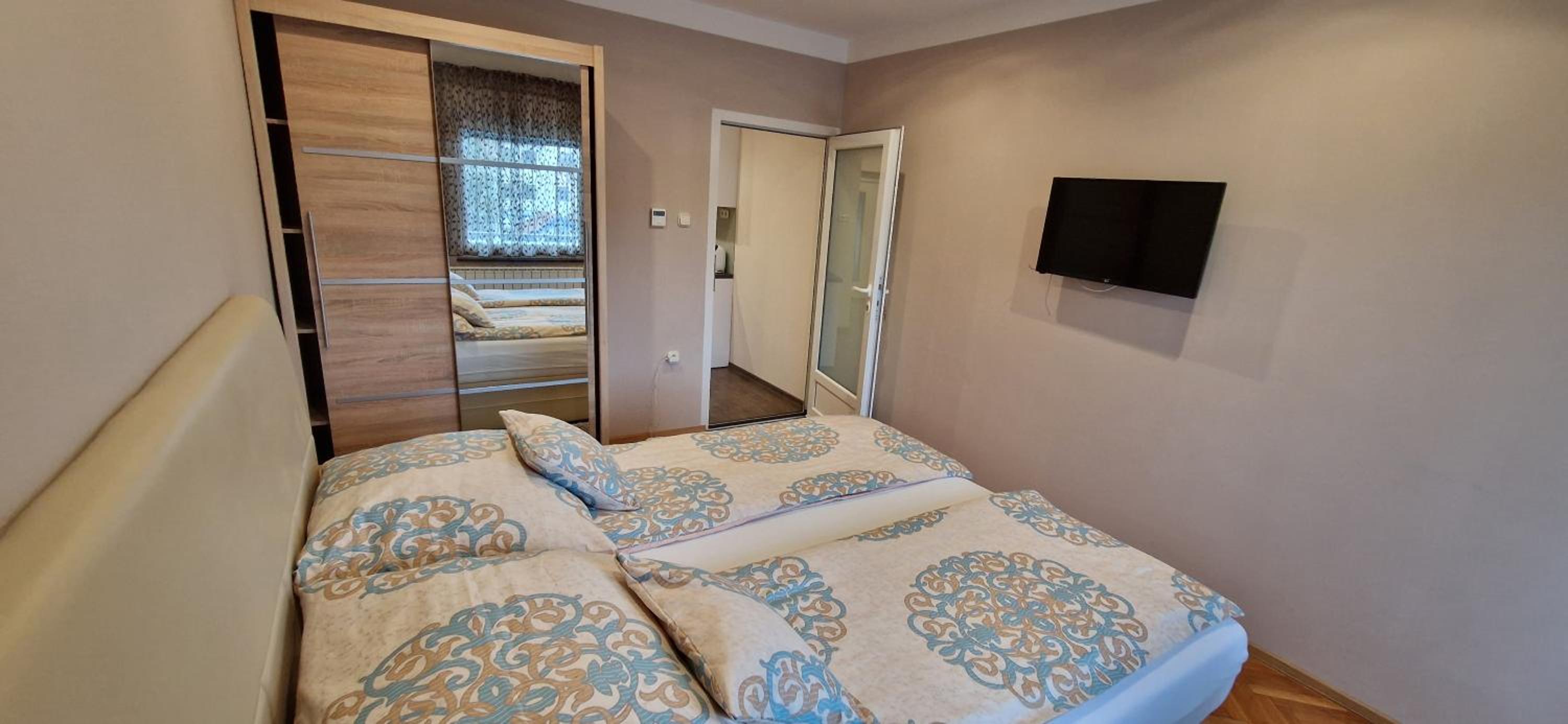 Azra Apartman