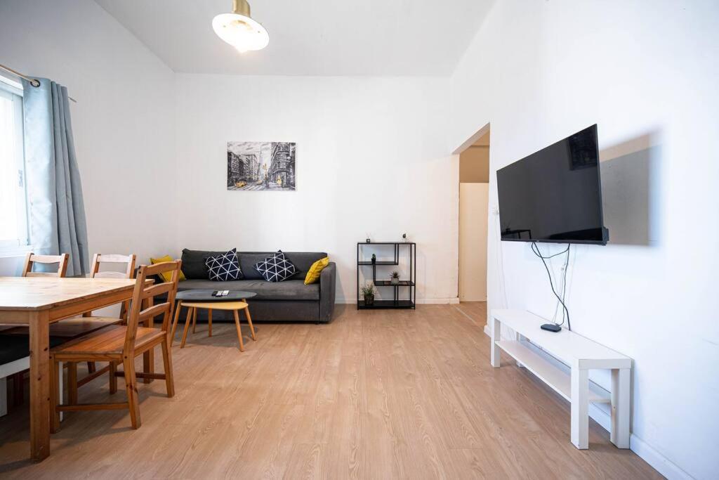 Awesome apartment up to 6 guests