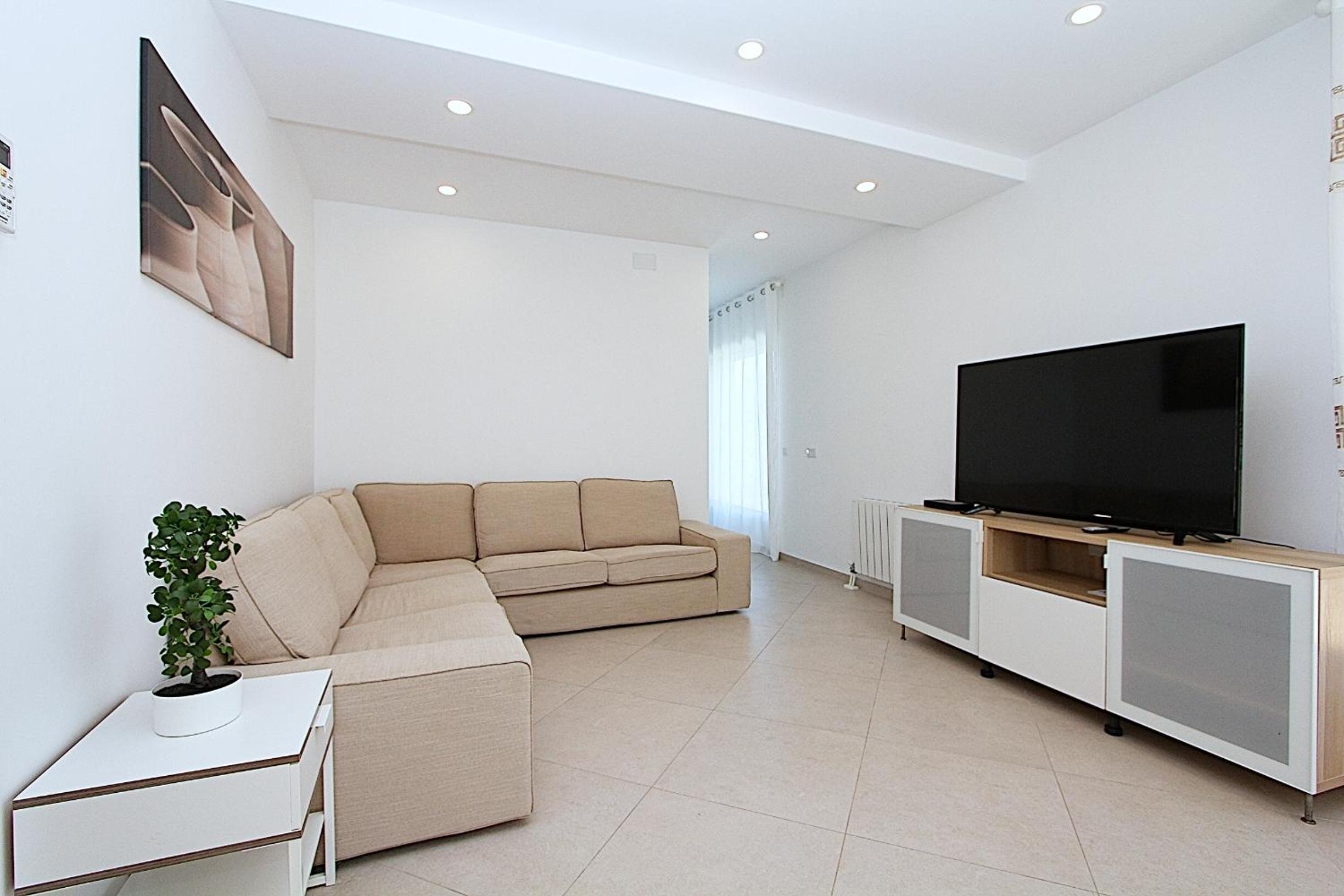 Villa Green House