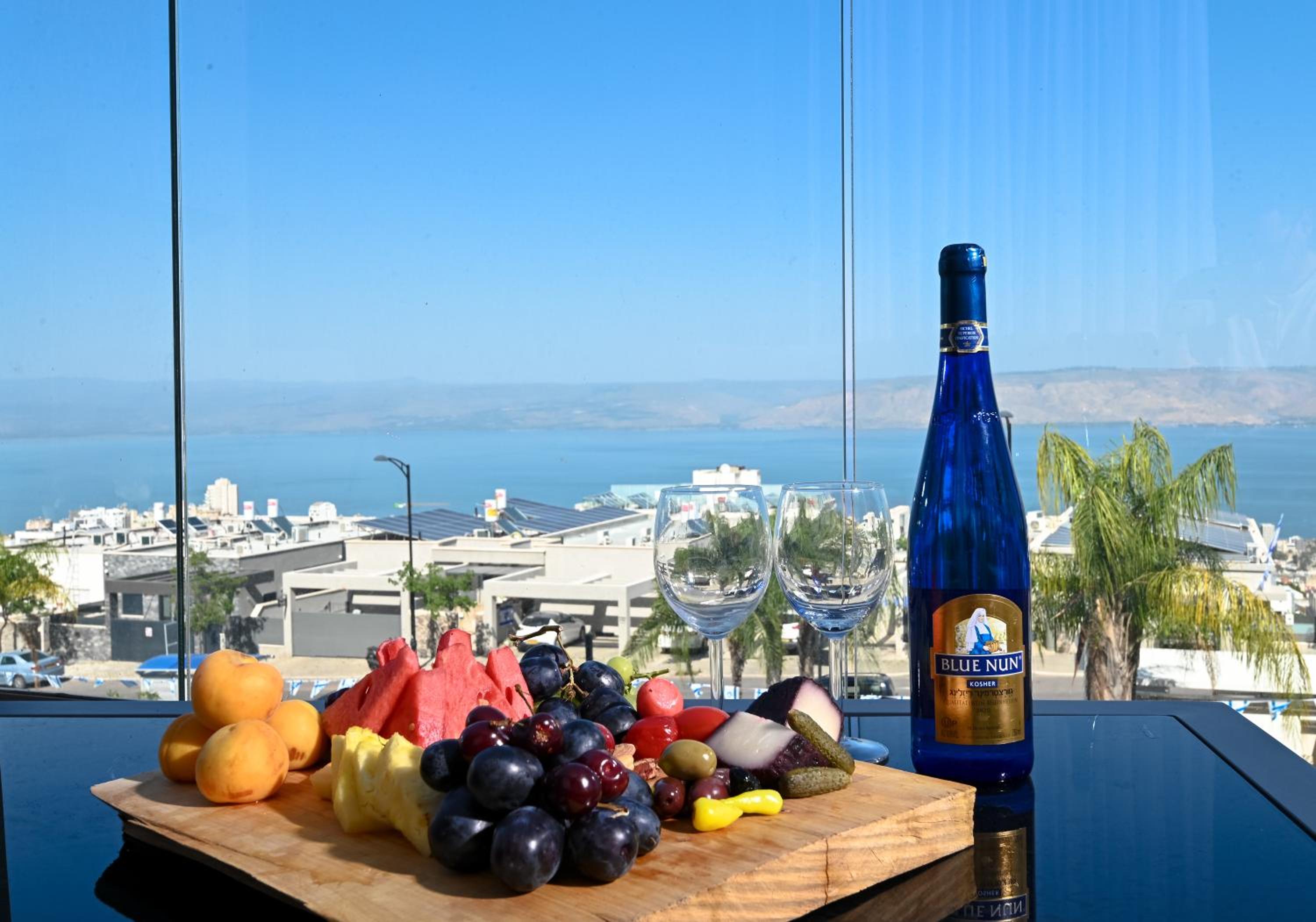 חופש יהונתן-סוויטת אירוח משפחתית Hofesh Yehonatan Michelangelo Family Apt view 2