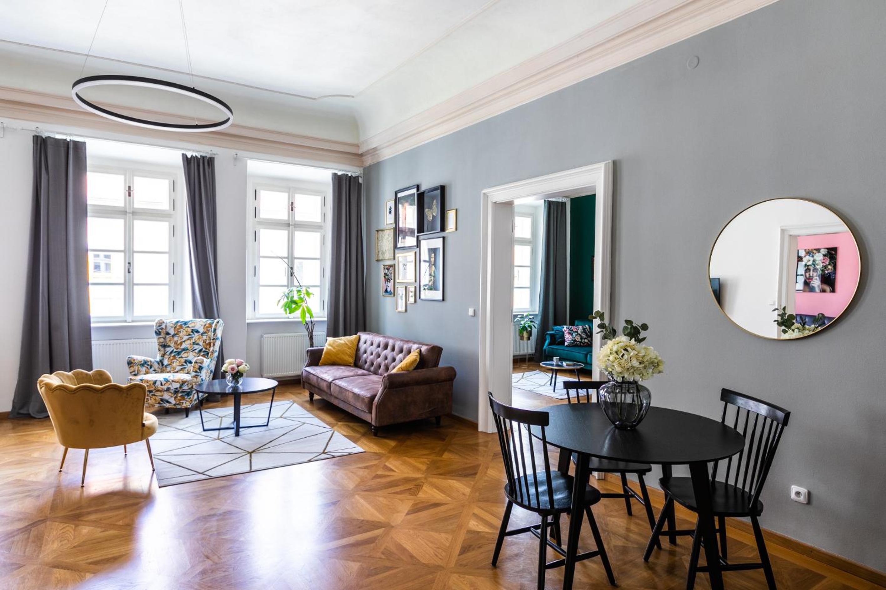 LuxePair Suites Near Prague Castle