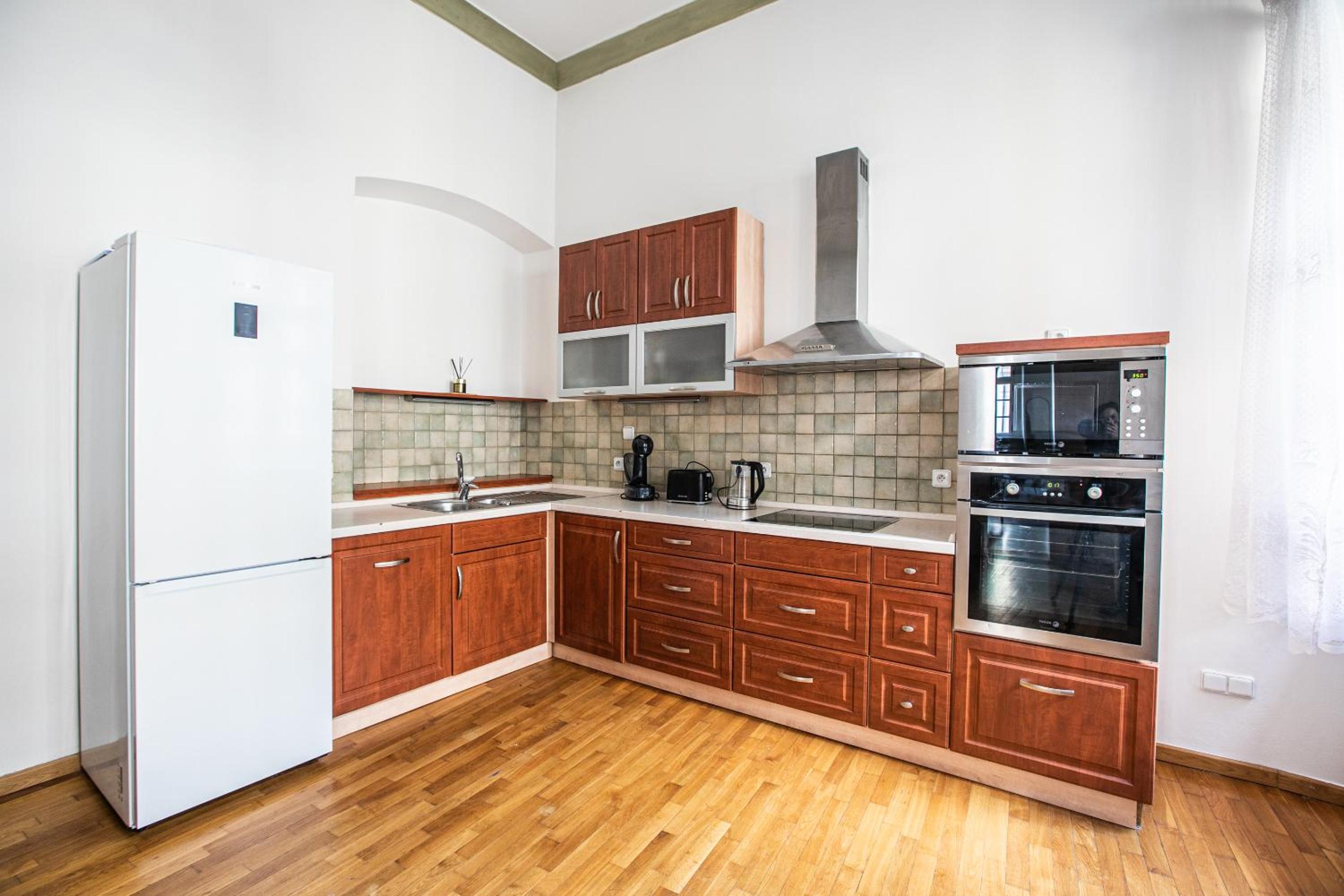 LuxePair Suites Near Prague Castle