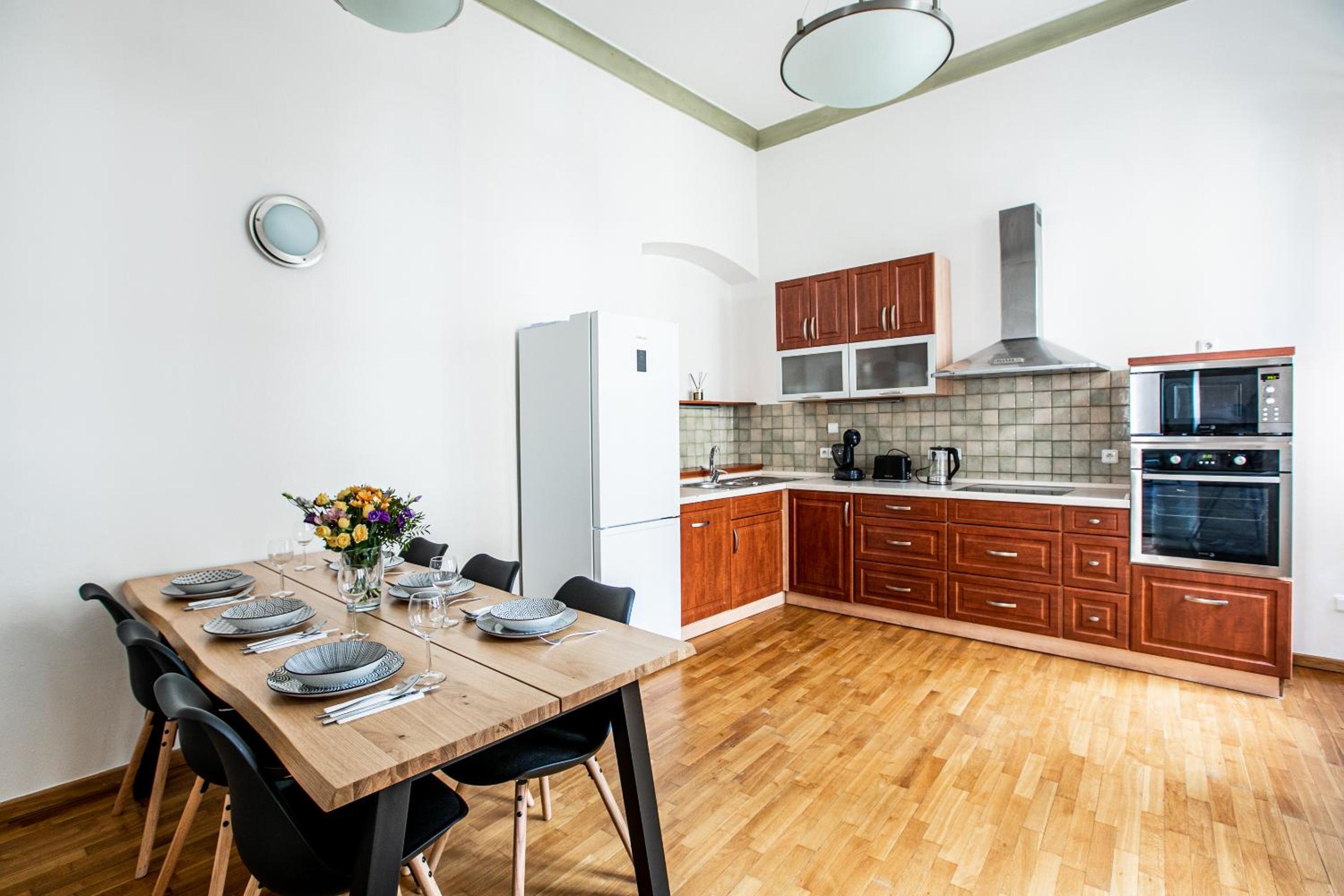 LuxePair Suites Near Prague Castle