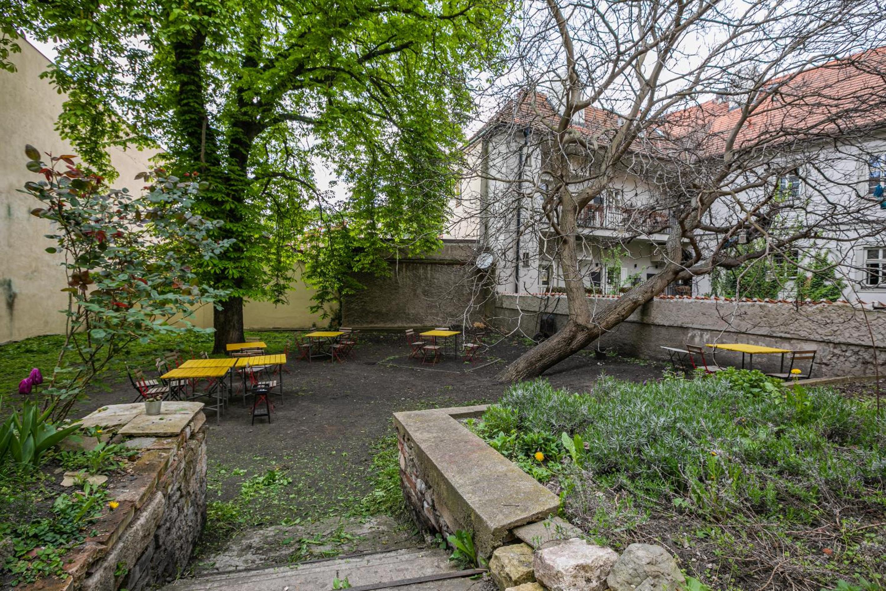 LuxePair Suites Near Prague Castle