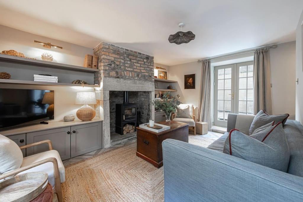 Farriers Cottage-Tranquil Haven, Central Location! view 4