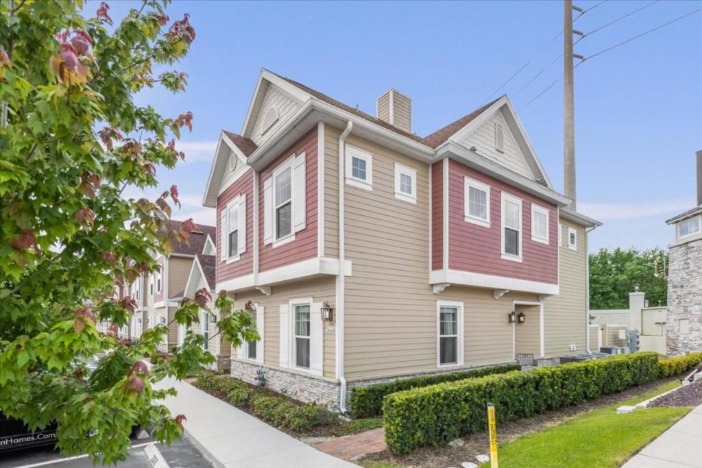 5 Bedrooms-6 Bathrooms-Summerville Resort2668 Ss