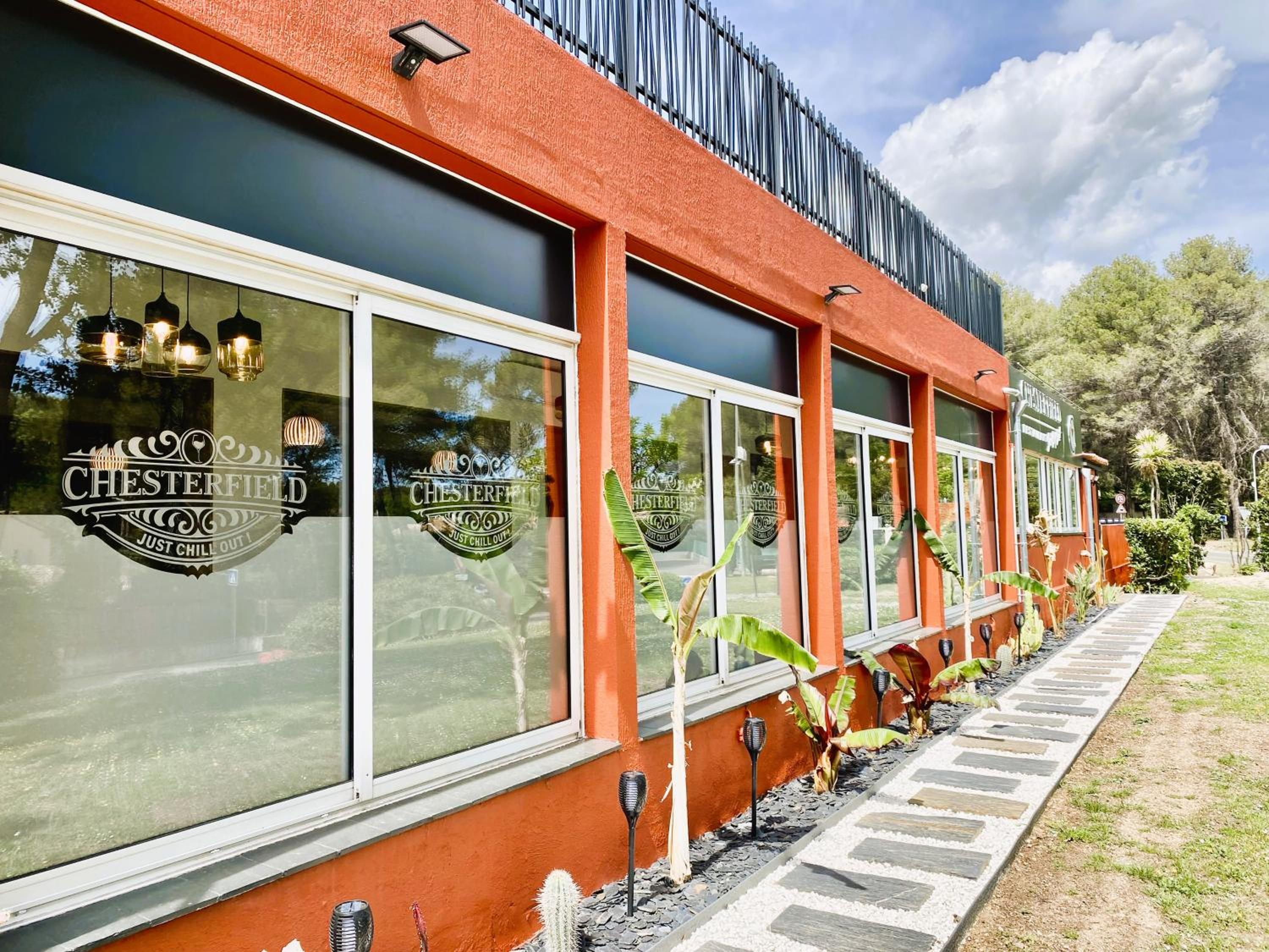 restaurant