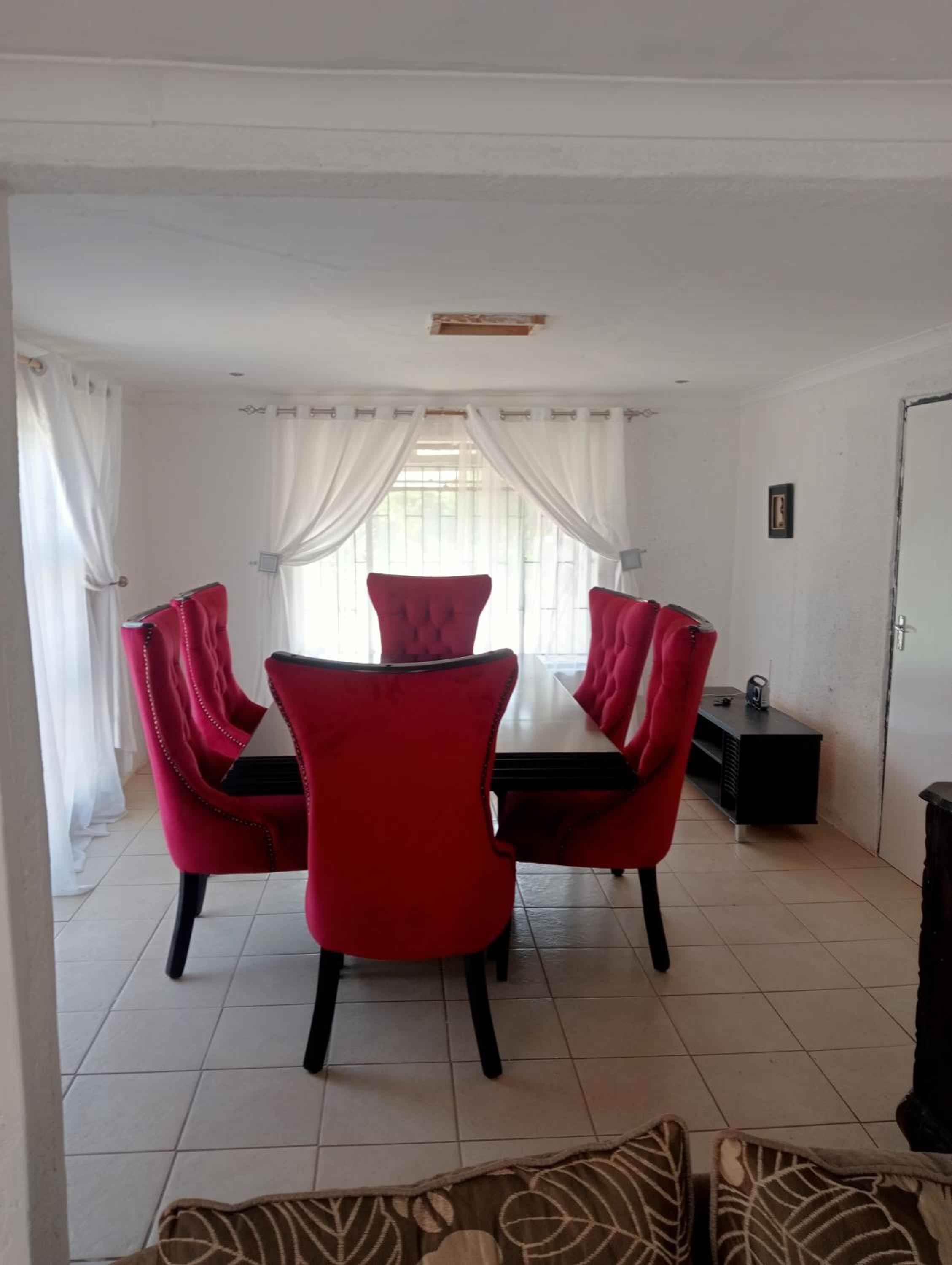 eManzini Guesthouse view 5