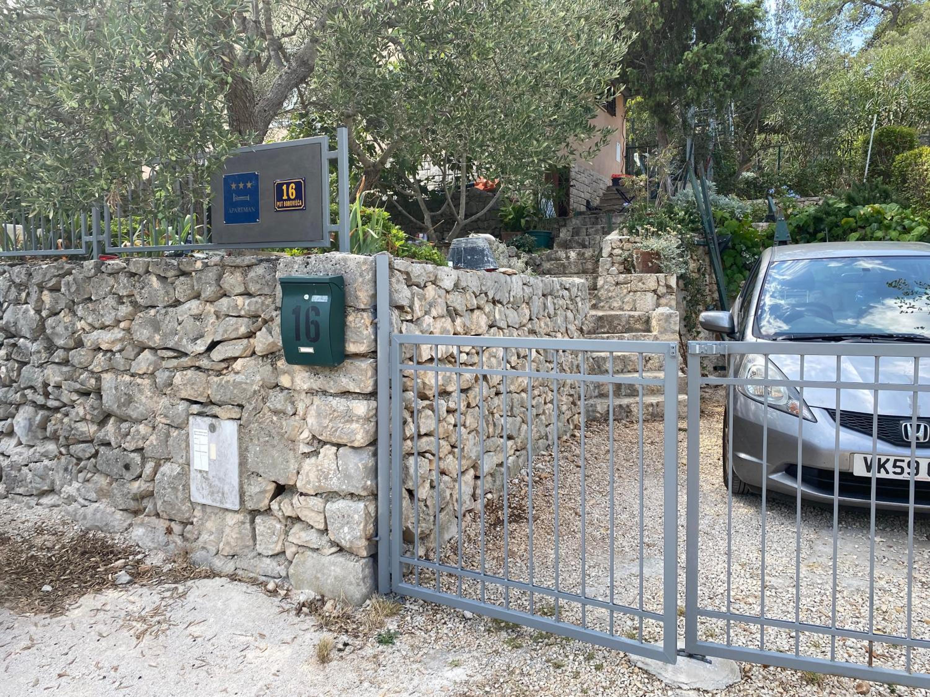 Photo 27