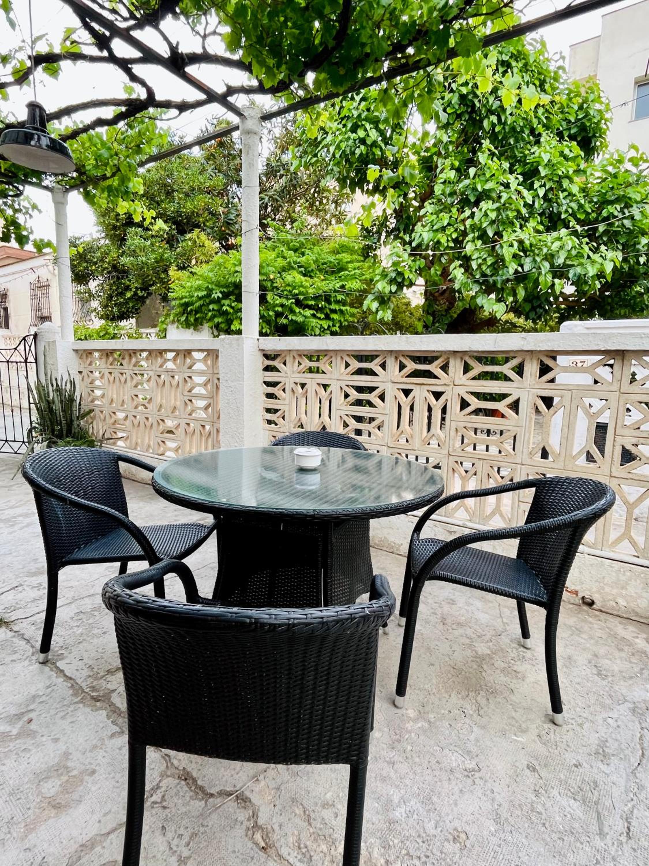 Casa LA PARRA, con dos apartamentos en segunda línea, opción barbacoa y patio view 2