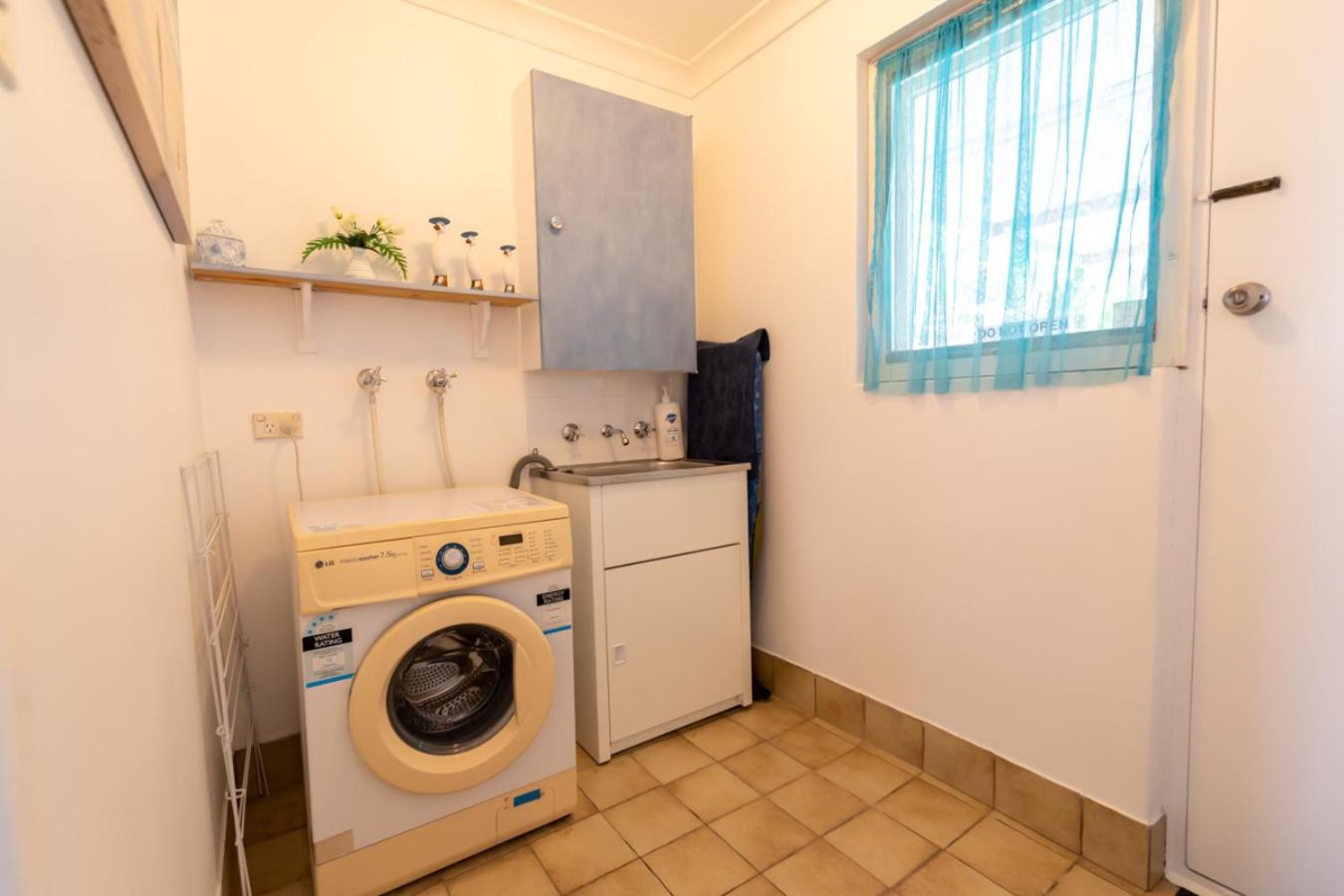 Shabby Chic Shack - 2 bedroom Beach Cottage