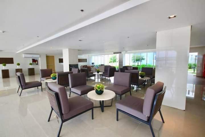 Condo unit up to 10 pax - with Netflix and Boardgames view 4