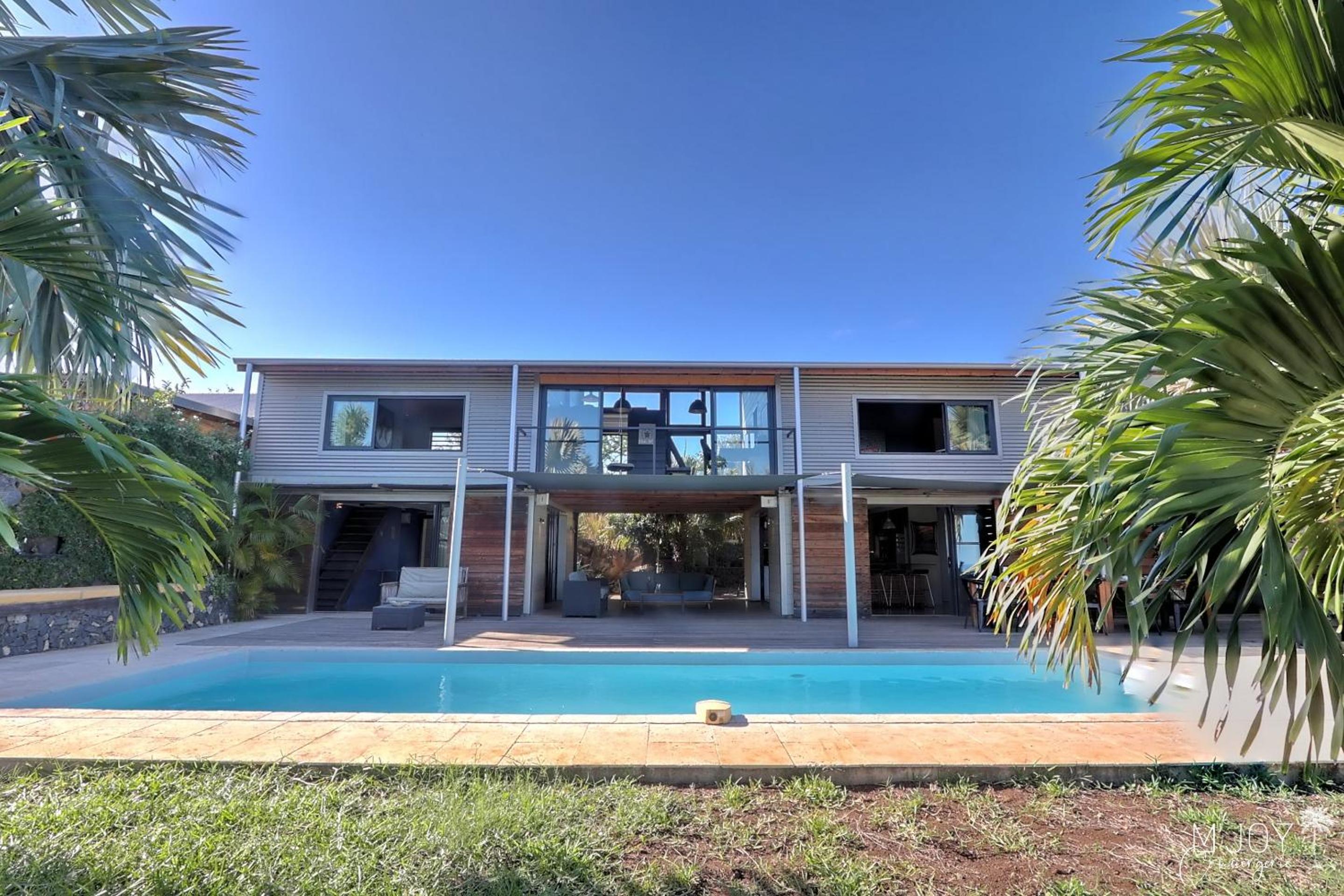 KAZNAV in the St-Gilloise savannah with sea view