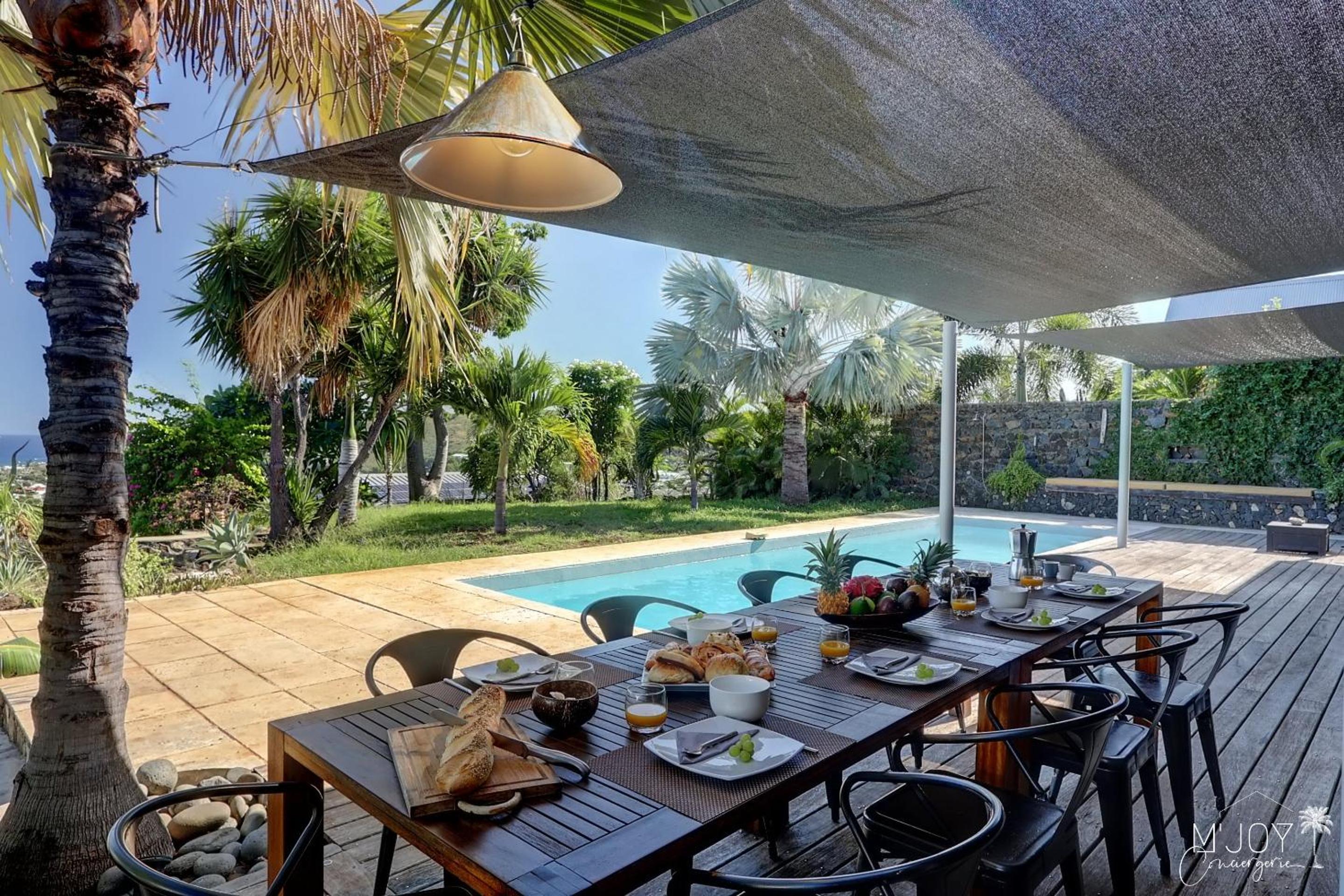 KAZNAV in the St-Gilloise savannah with sea view