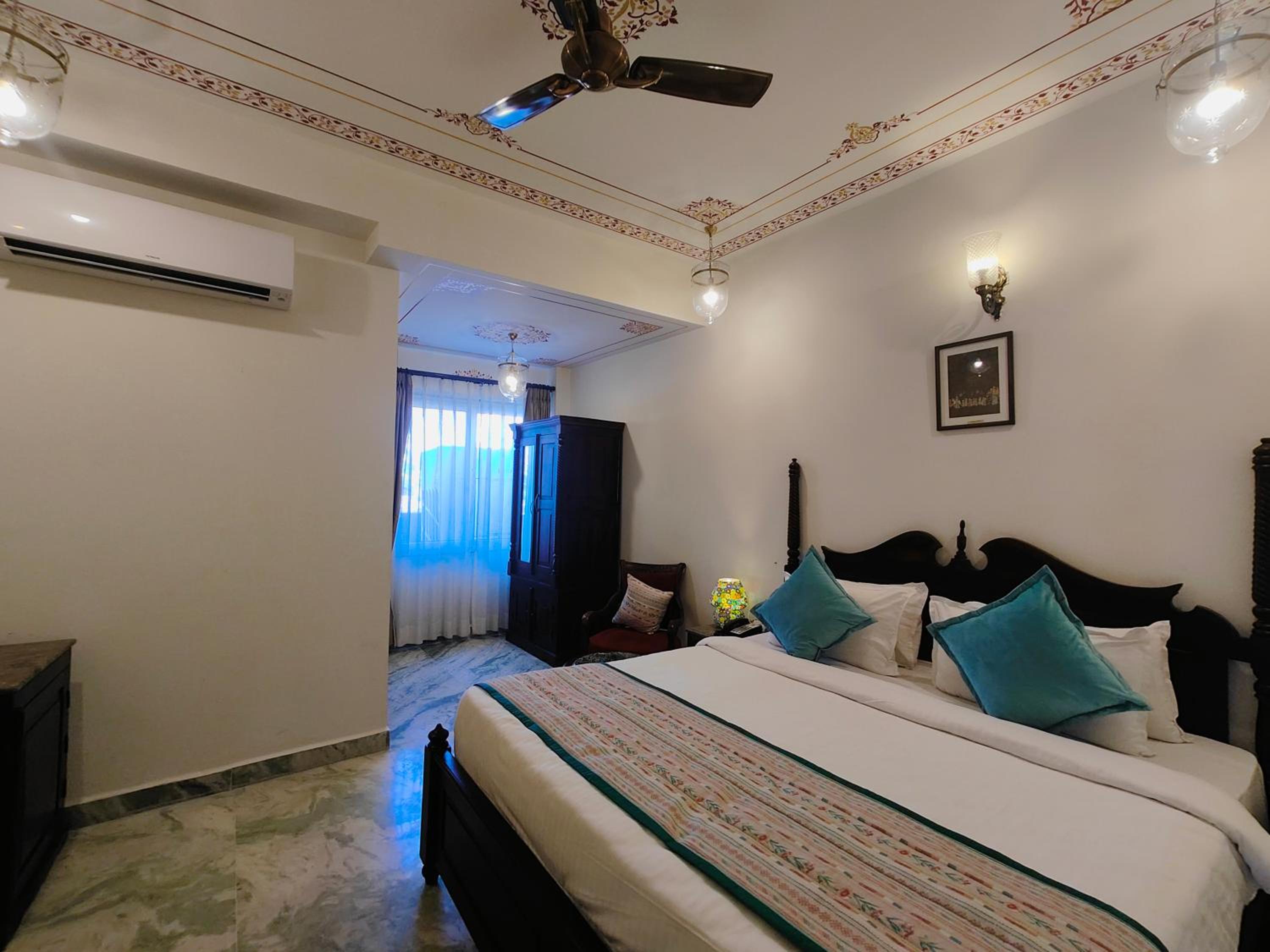 The Amar Mahal by Trulyy