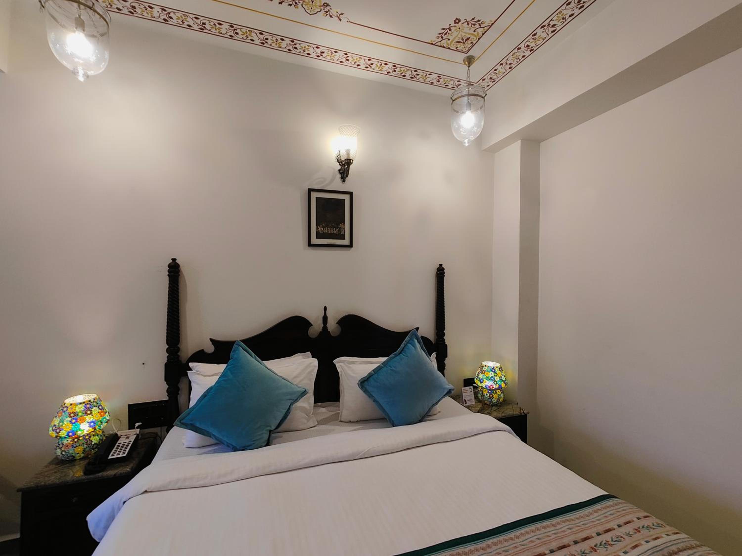 The Amar Mahal by Trulyy