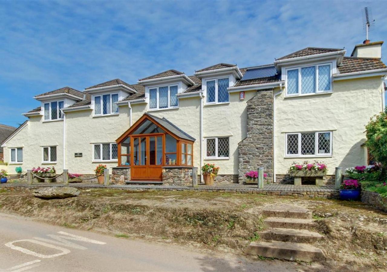 4 Bed in Braunton oc-anchor