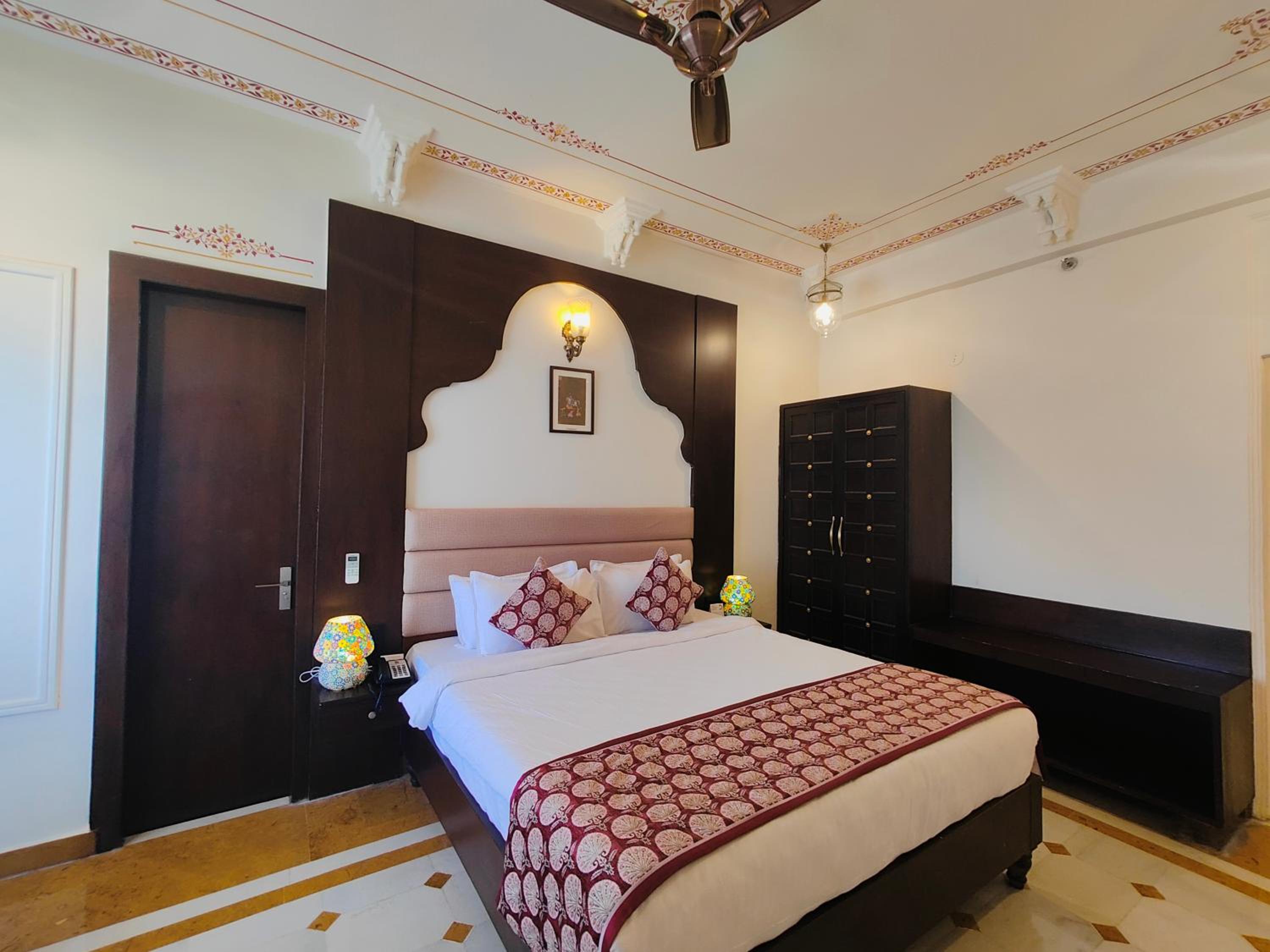The Amar Mahal by Trulyy