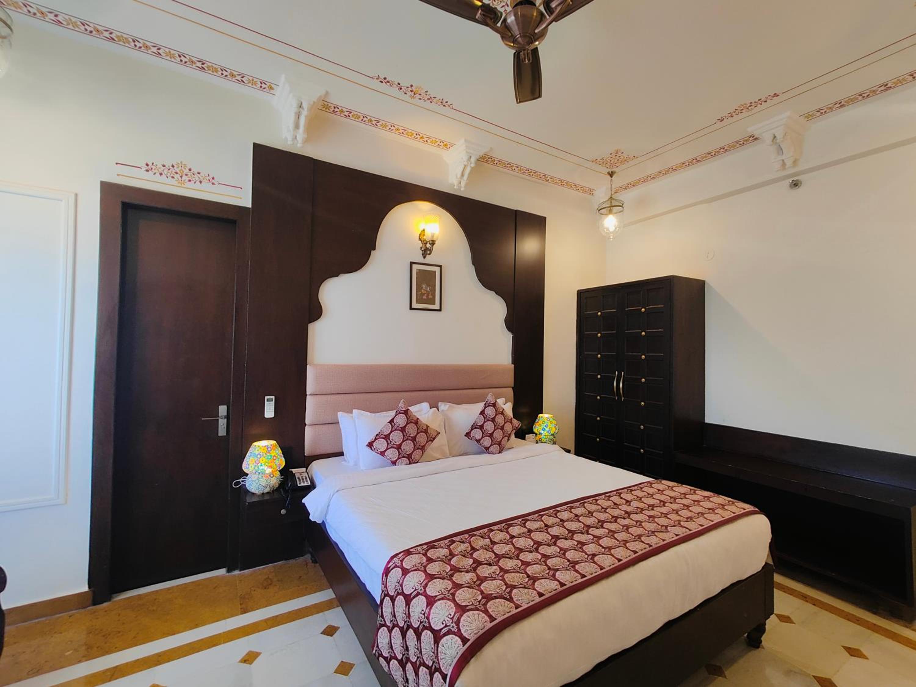 The Amar Mahal by Trulyy