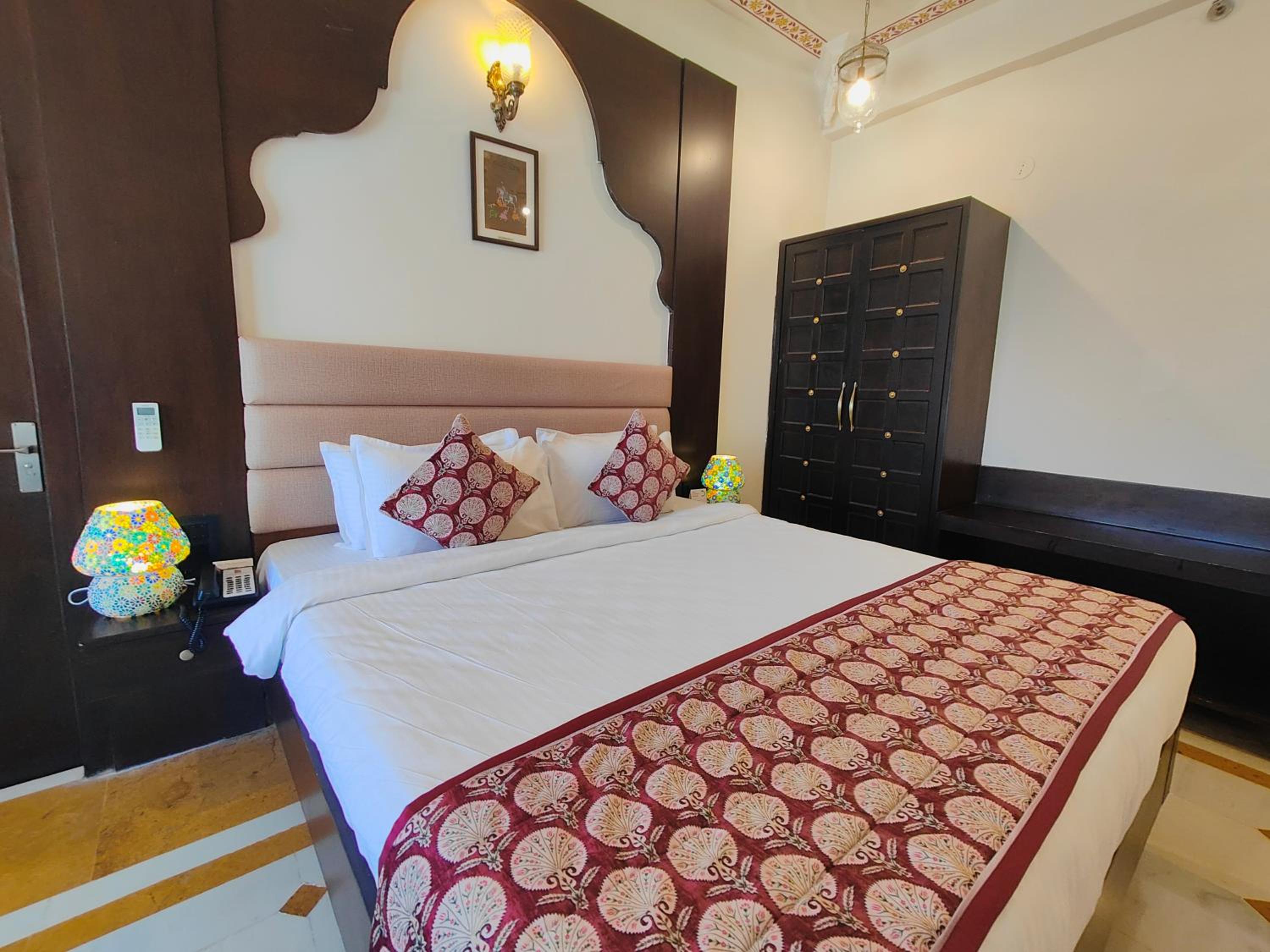 The Amar Mahal by Trulyy