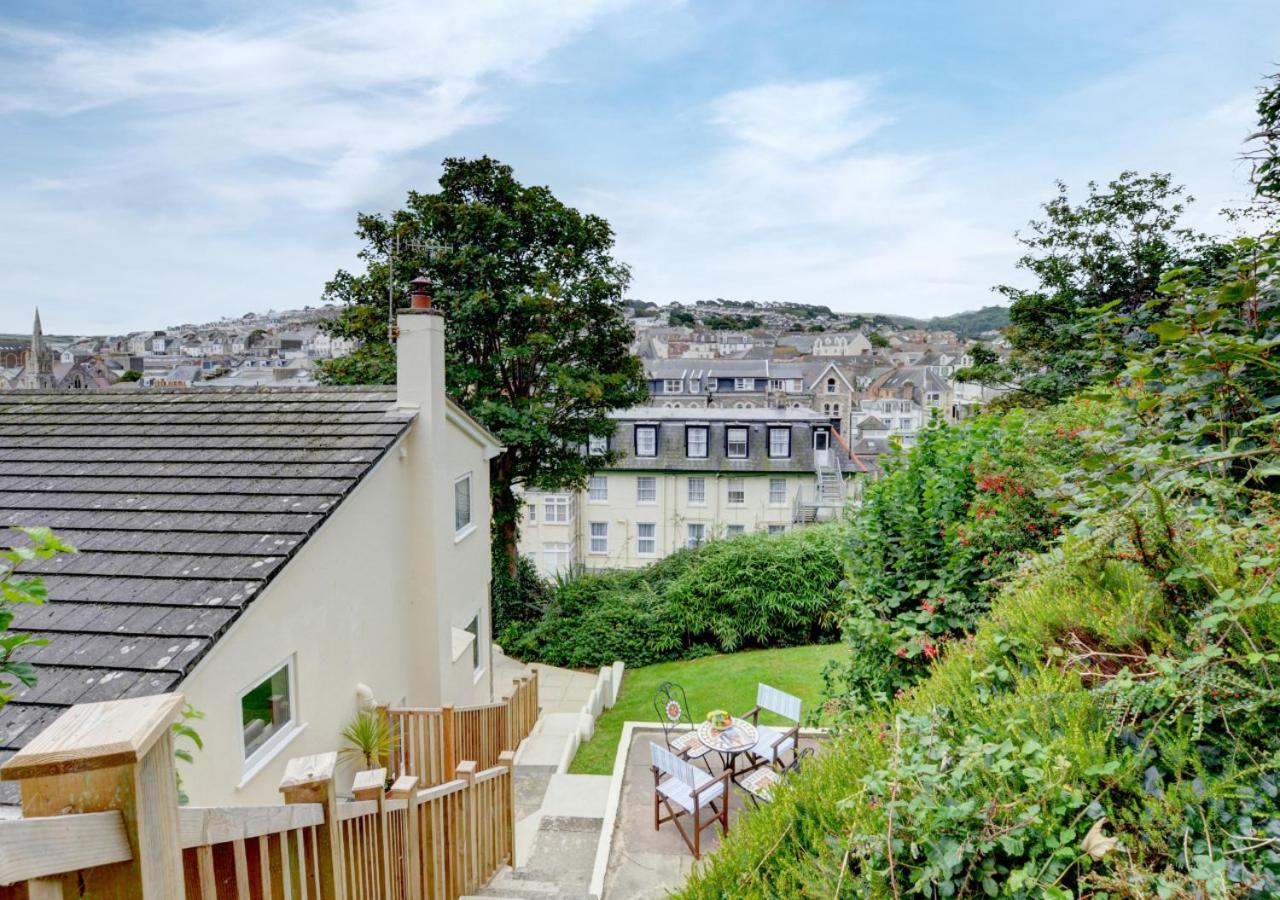 4 Bed in Ilfracombe oc-autumn