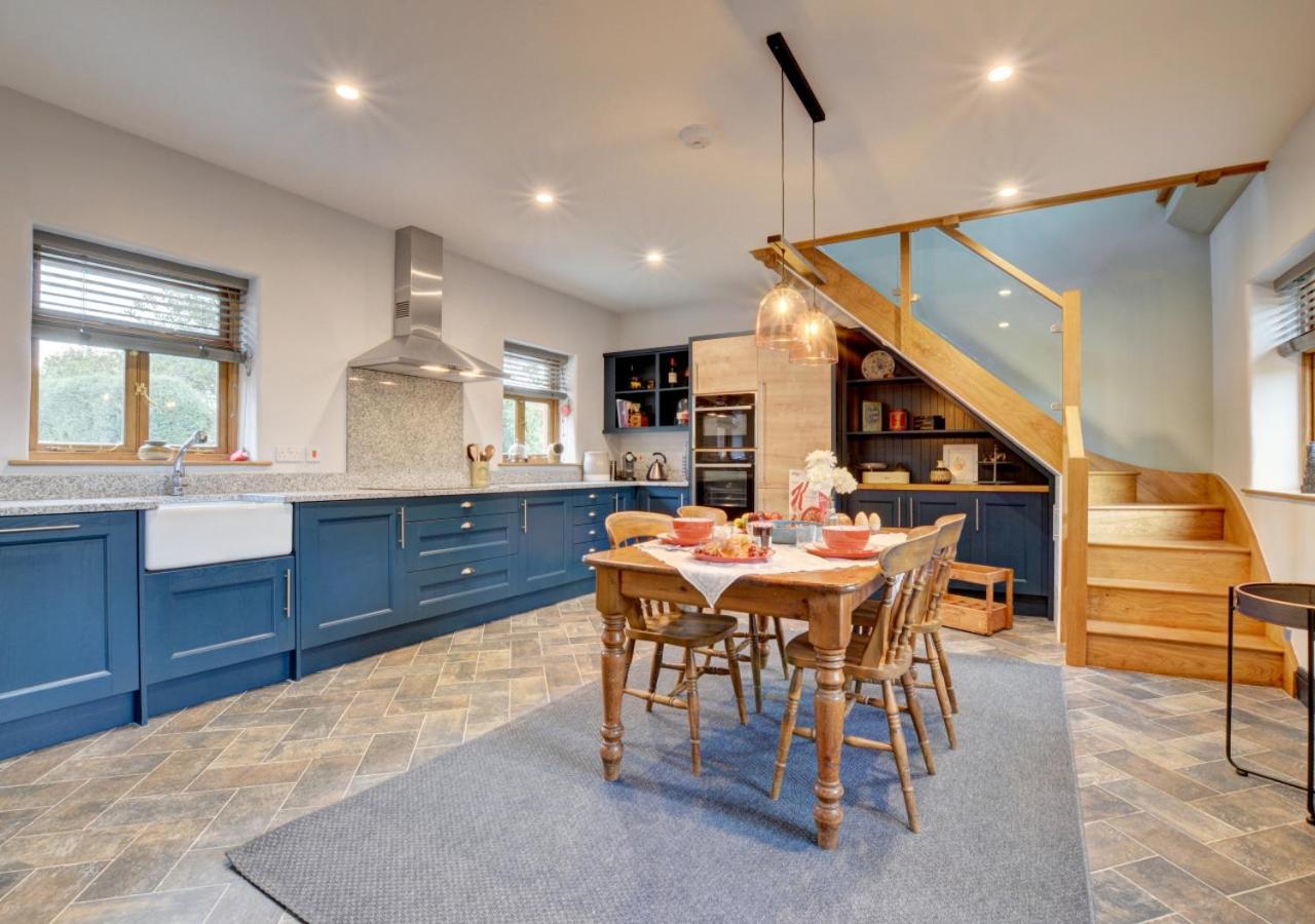 1 Bed in Croyde oc-barnh view 2