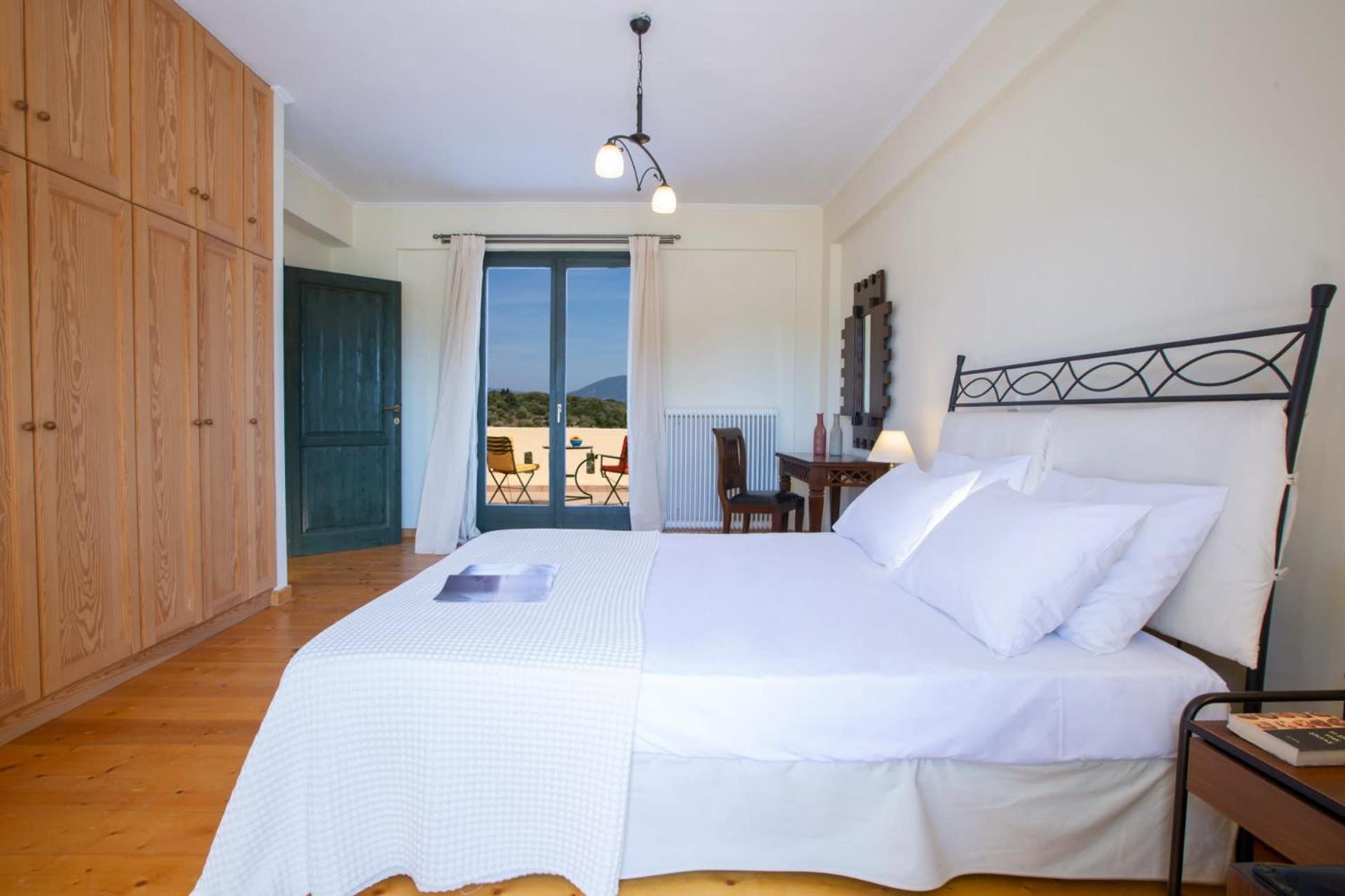 Serene villa Meganisi - Seaview & Exclusive Pool photo 5