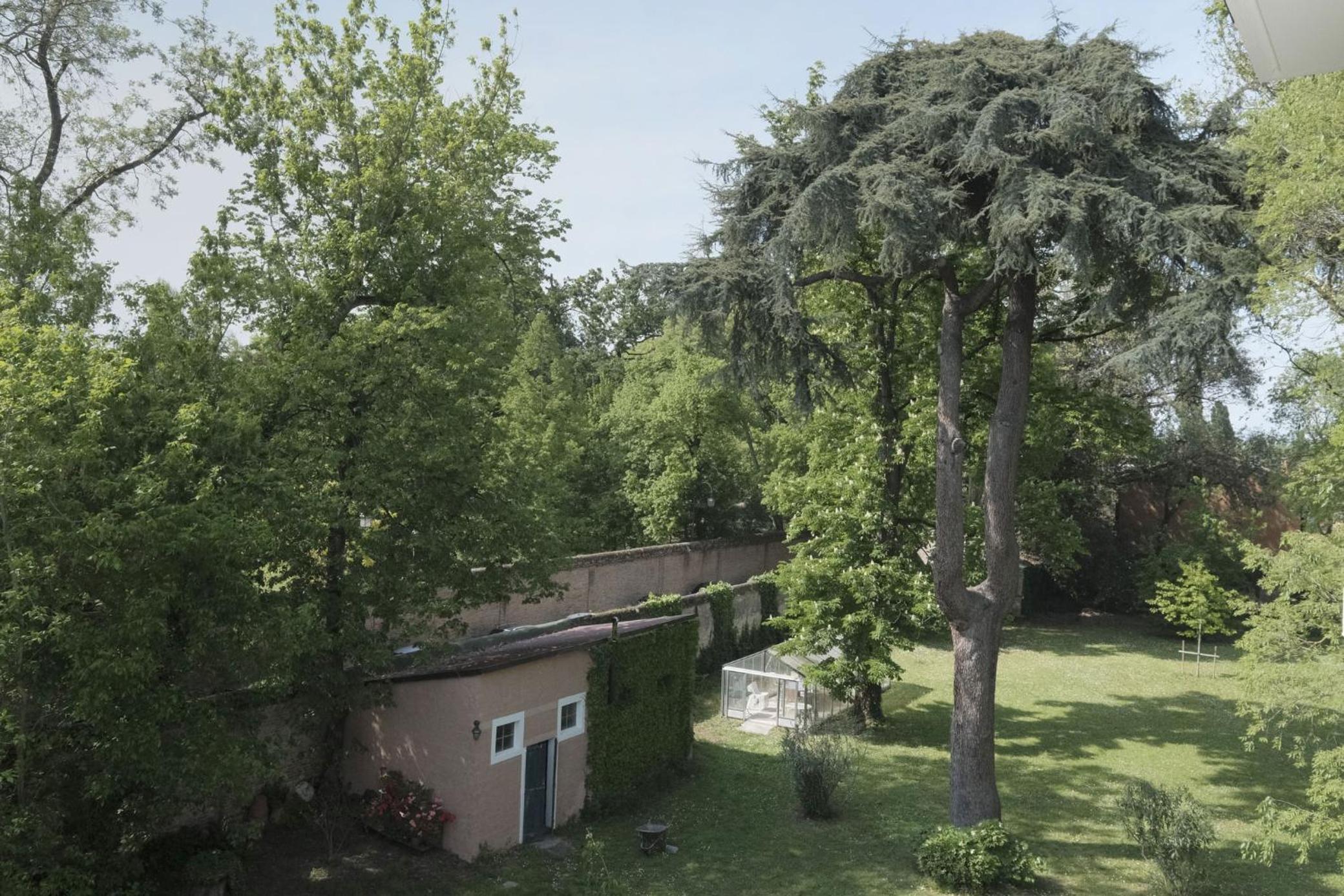 GuestHost - Certosa di Ferrara Wonderful Villa x12!
